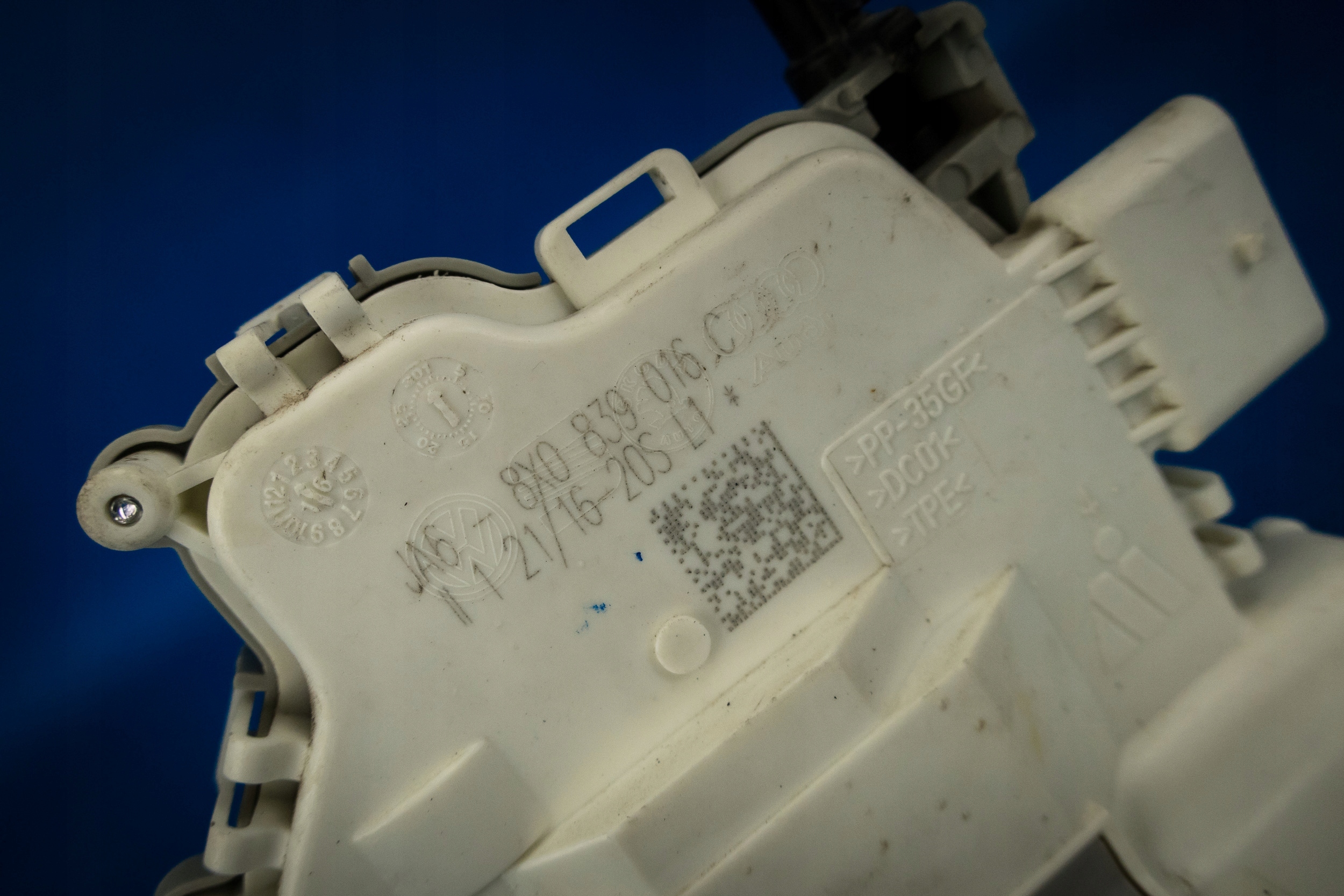 Schloß Tür heck Audi A1 A4 A5 8W Q5 80A 8X0839016C