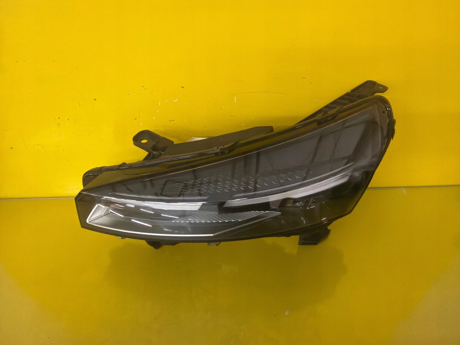 light left Renault Clio 5 V Lift Full Led 260600149R