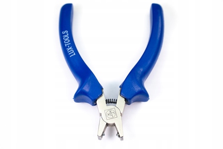 Kleště pro nastavení klávesnice akordeonu