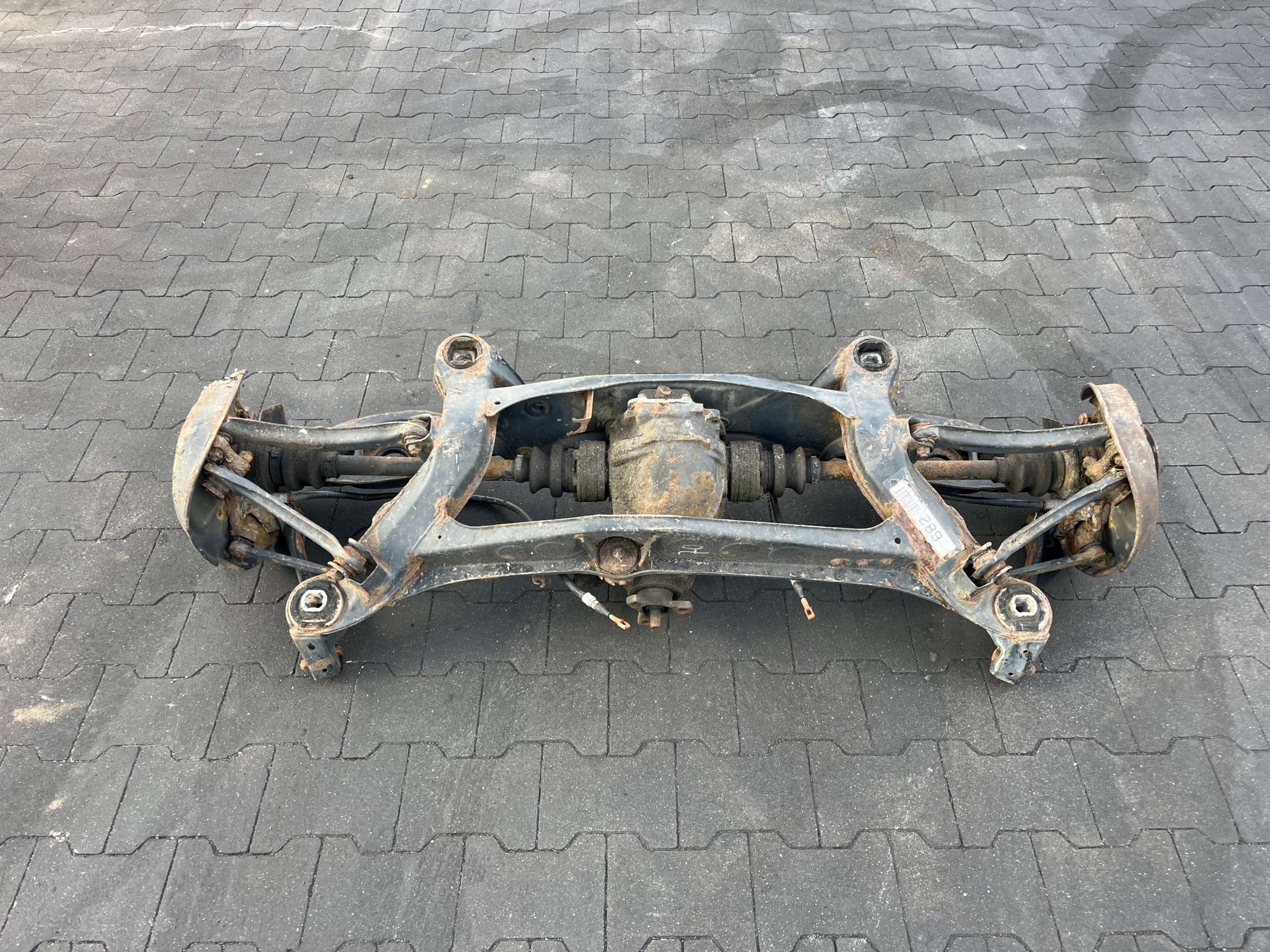 axle beam subframe springing rear part MERCEDES-BENZ E-KLASA W124 + differential semi-axis