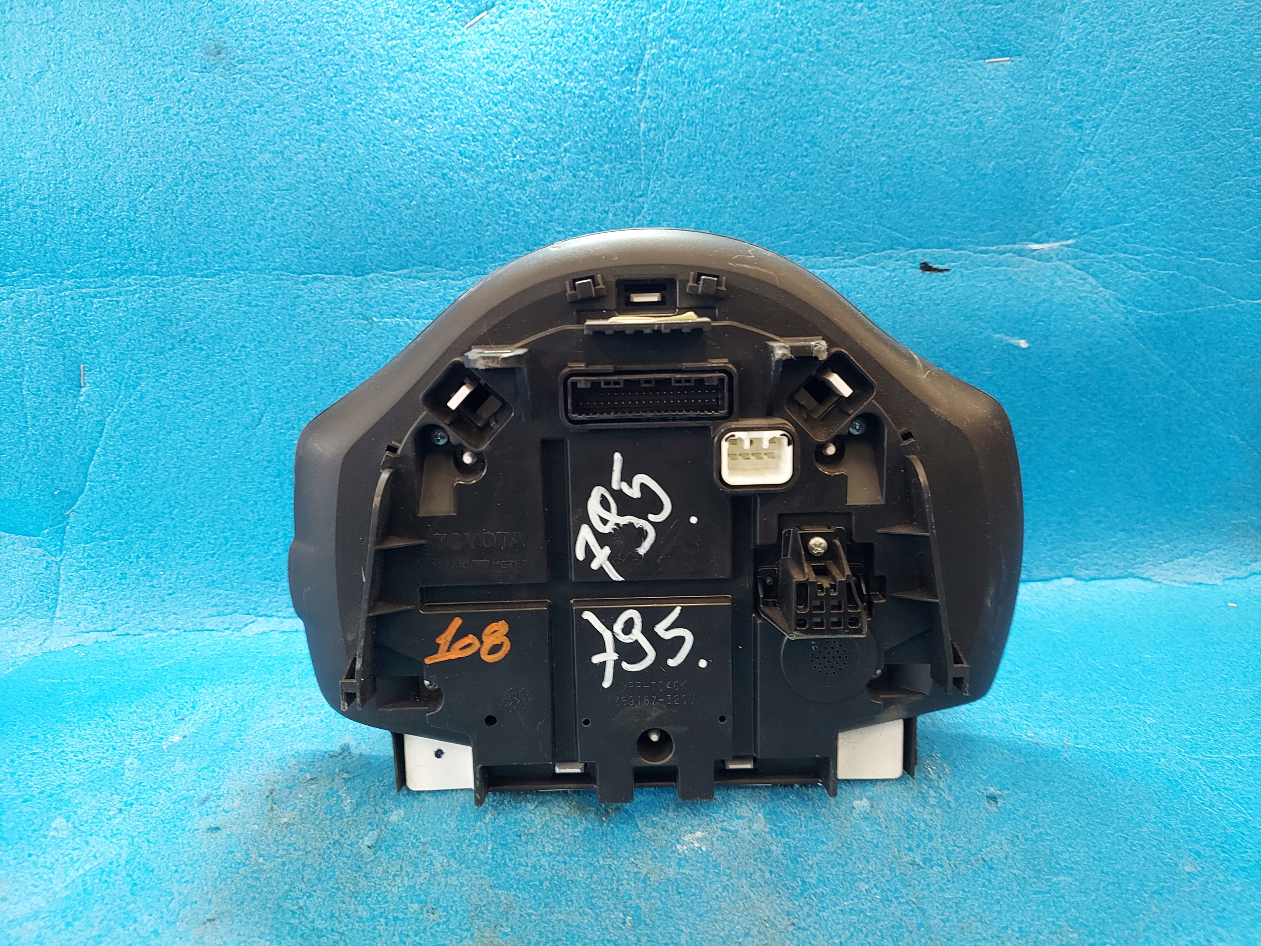 dials clock PEUGEOT 108 769167-320U
