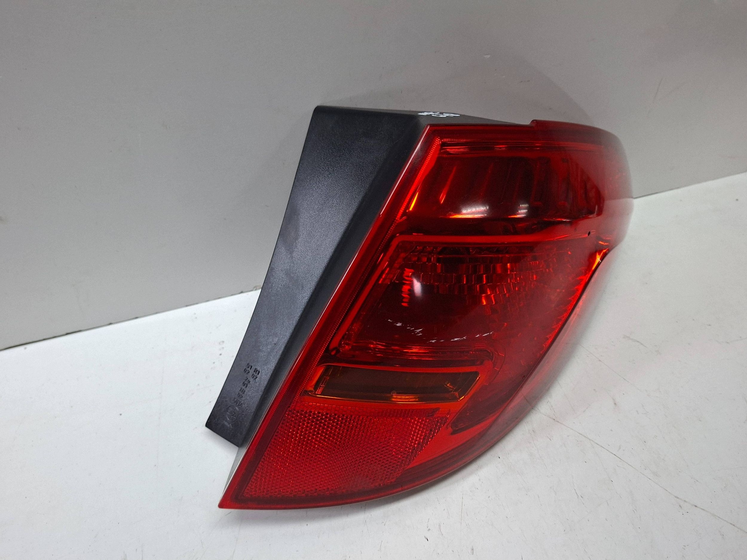 feu arrière droit 13253628 OPEL MERIVA B 2010