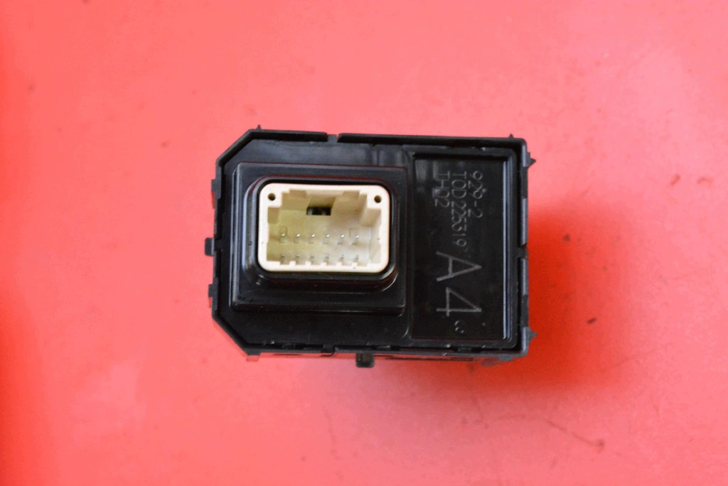 PANEL Regulations- der Spiegel 183910 TOYOTA YARIS 4 IV 20-24