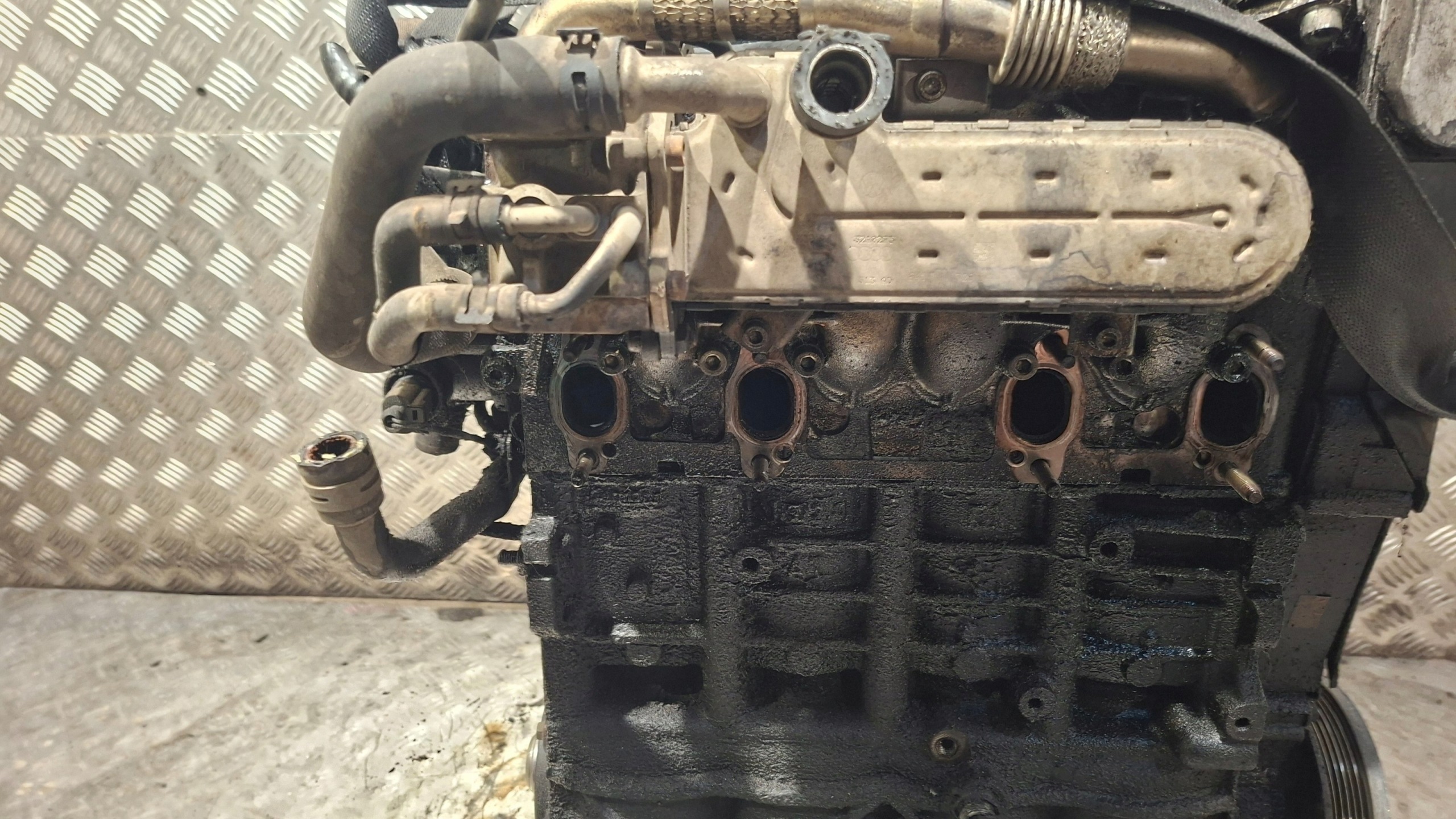 engine unprotected pillar VW GOLF V 1.9TDI BKC