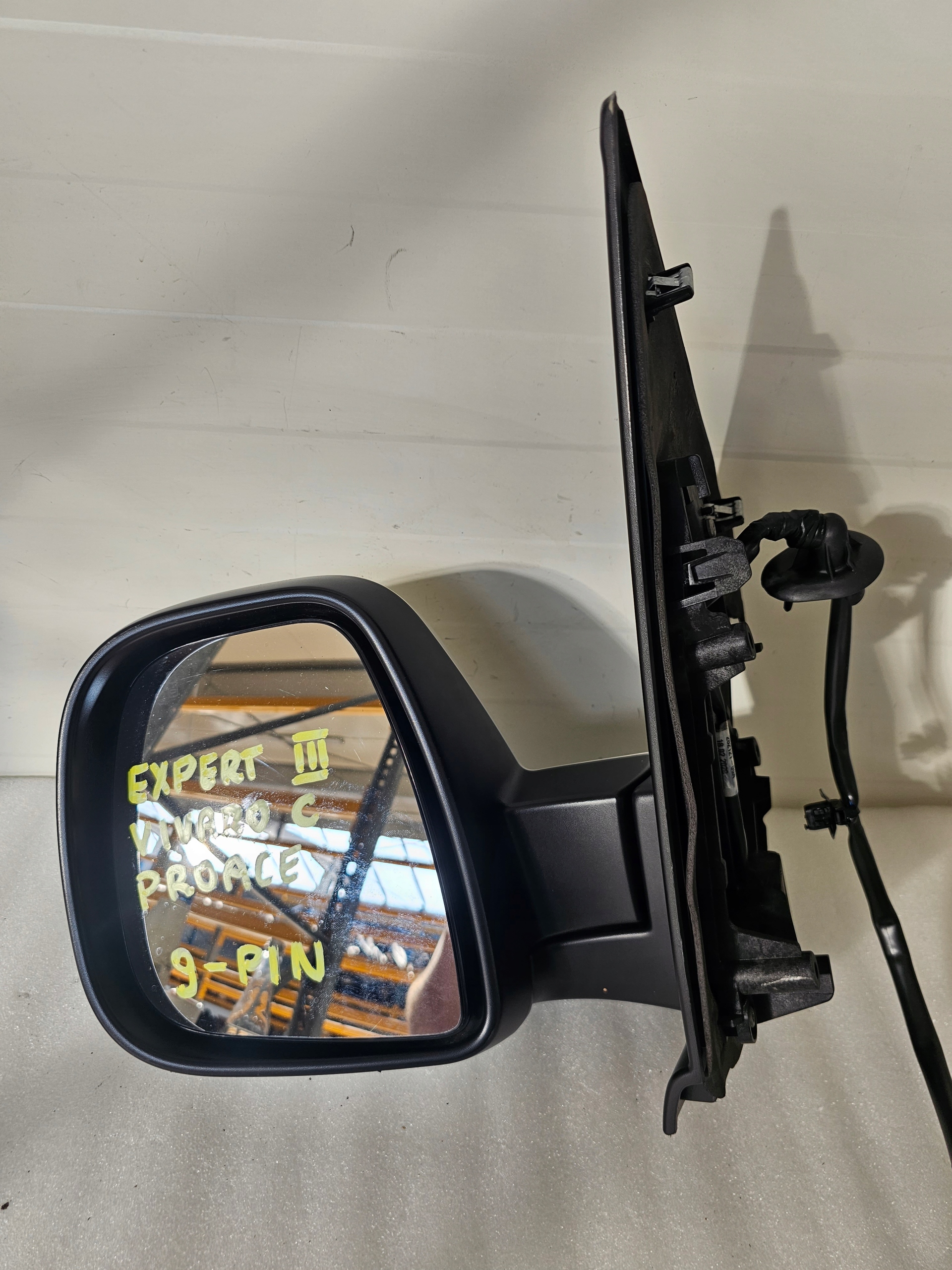 Lusterko lewe Vivaro C Expert III Proace II 9 pin