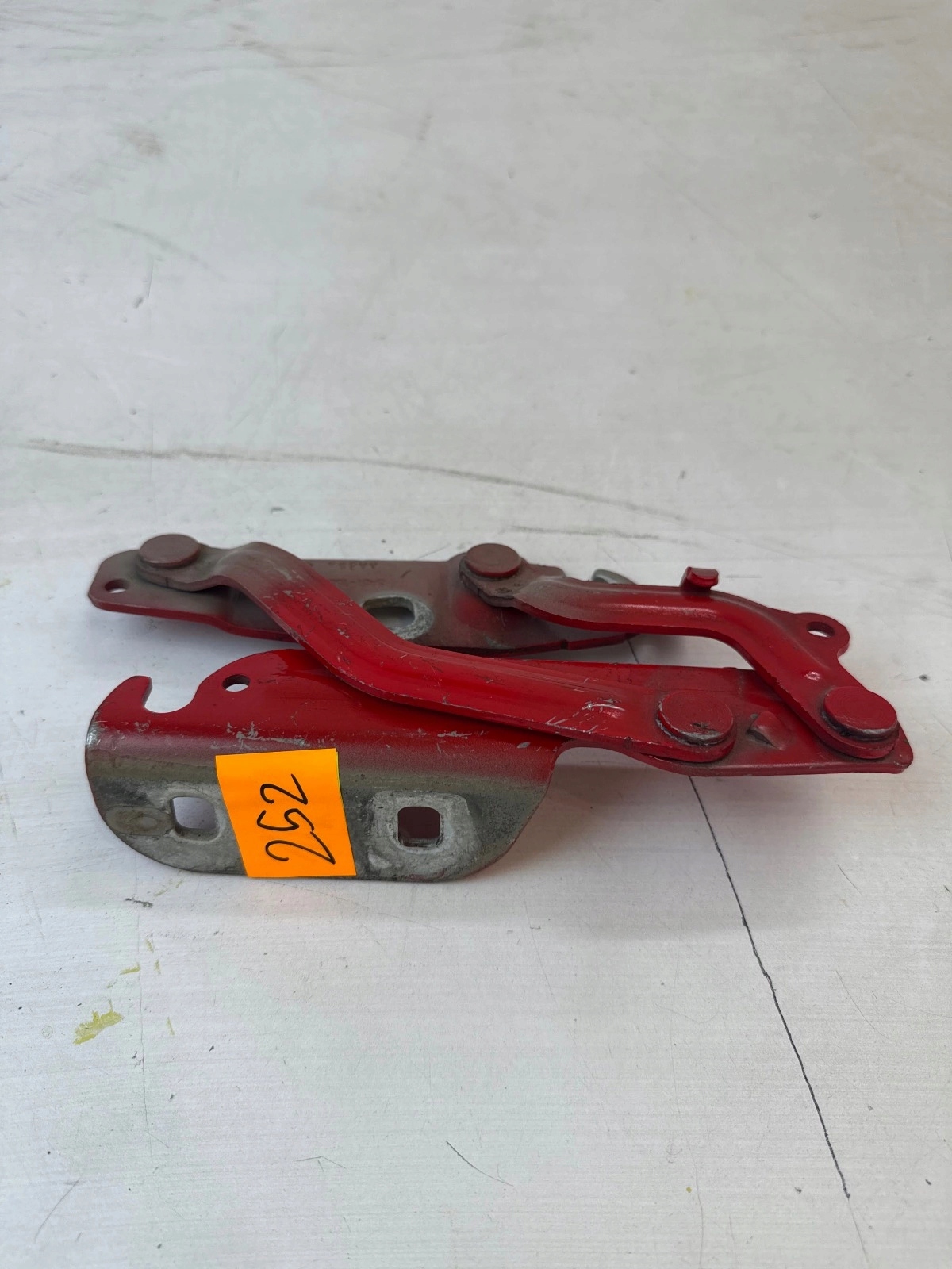 hinge bonnets front front right Ford Fiesta MK7