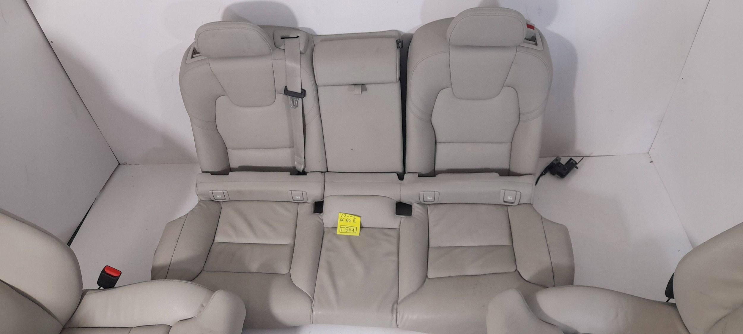 Volvo XC60 II 2022r Komplet Sitze (T559)