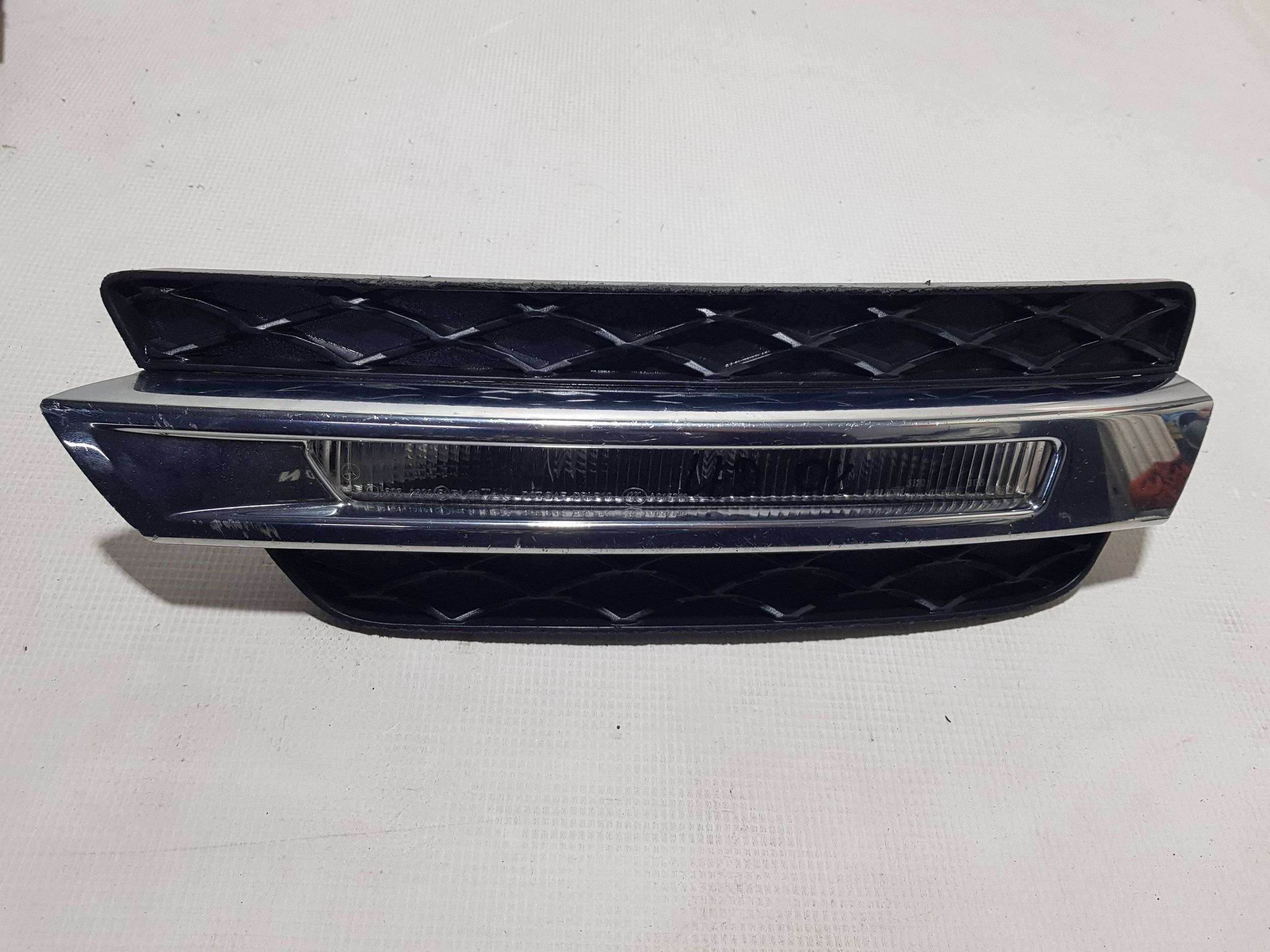 light fog lights front front right grid of a bumper Mercedes GL X166