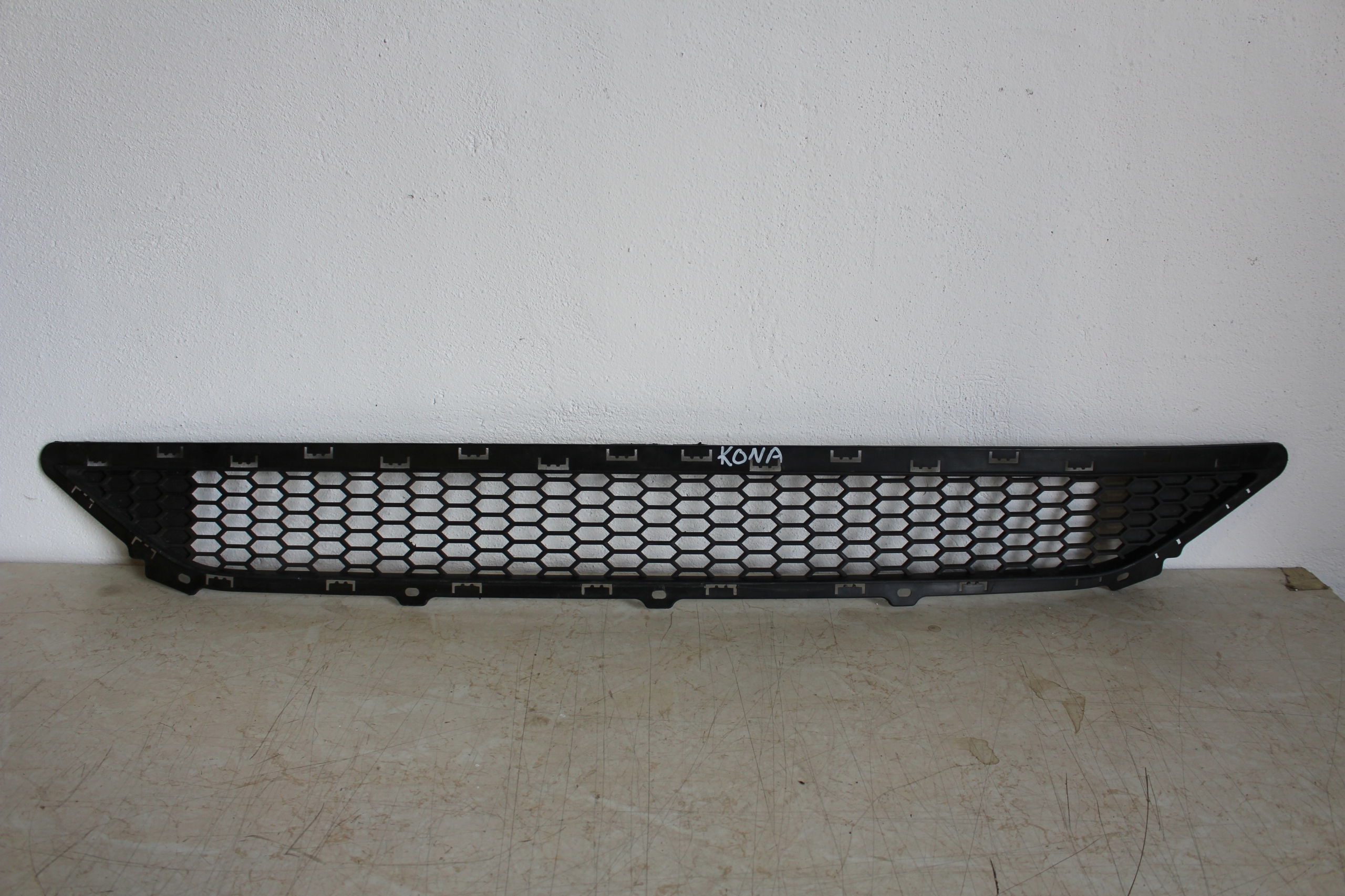 KRATKA ZDERZAKA PRZÓD HYUNDAI KONA LEWA