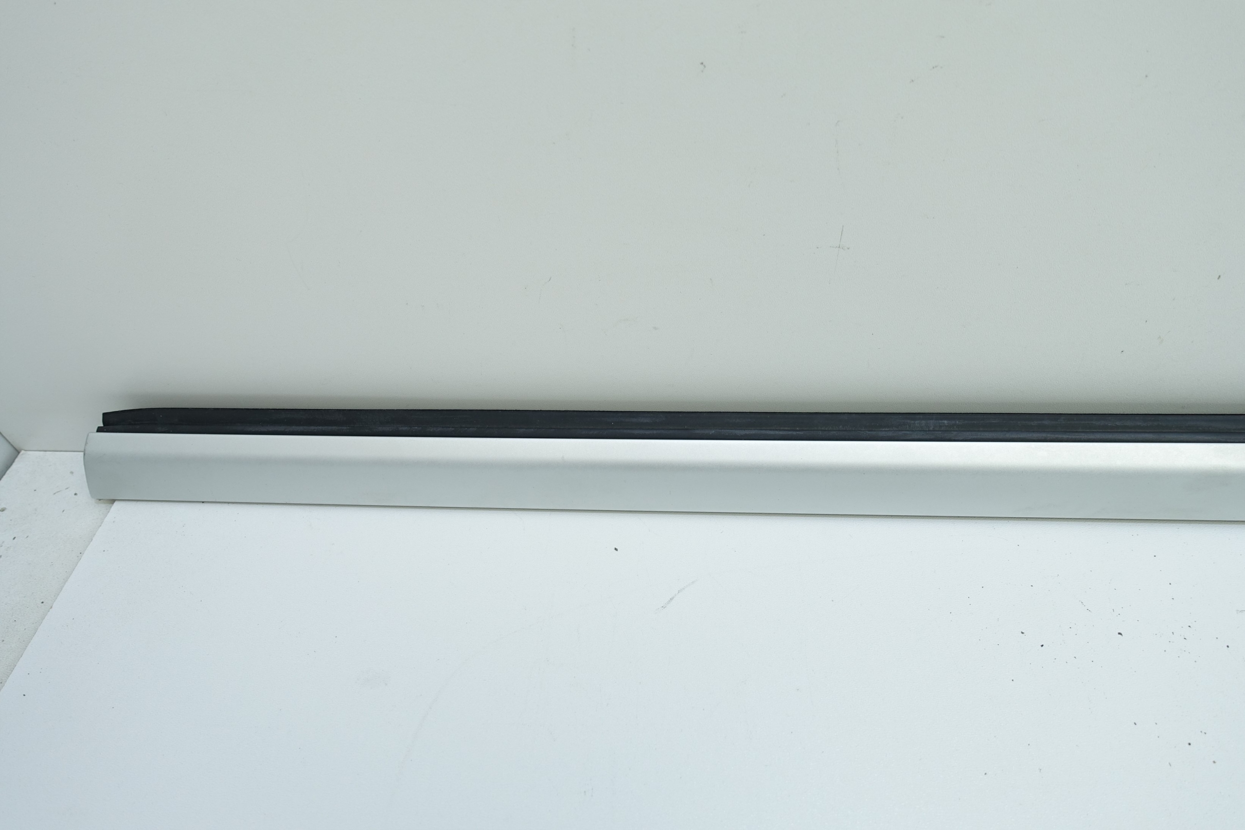 moulding dust door right MERCEDES E W238