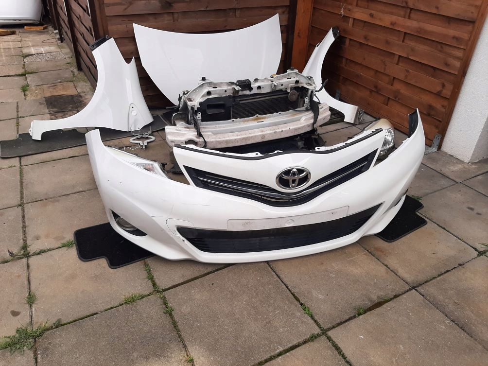 KOMPLETNY PRZÓD TOYOTA YARIS III 1.33 2011- 040