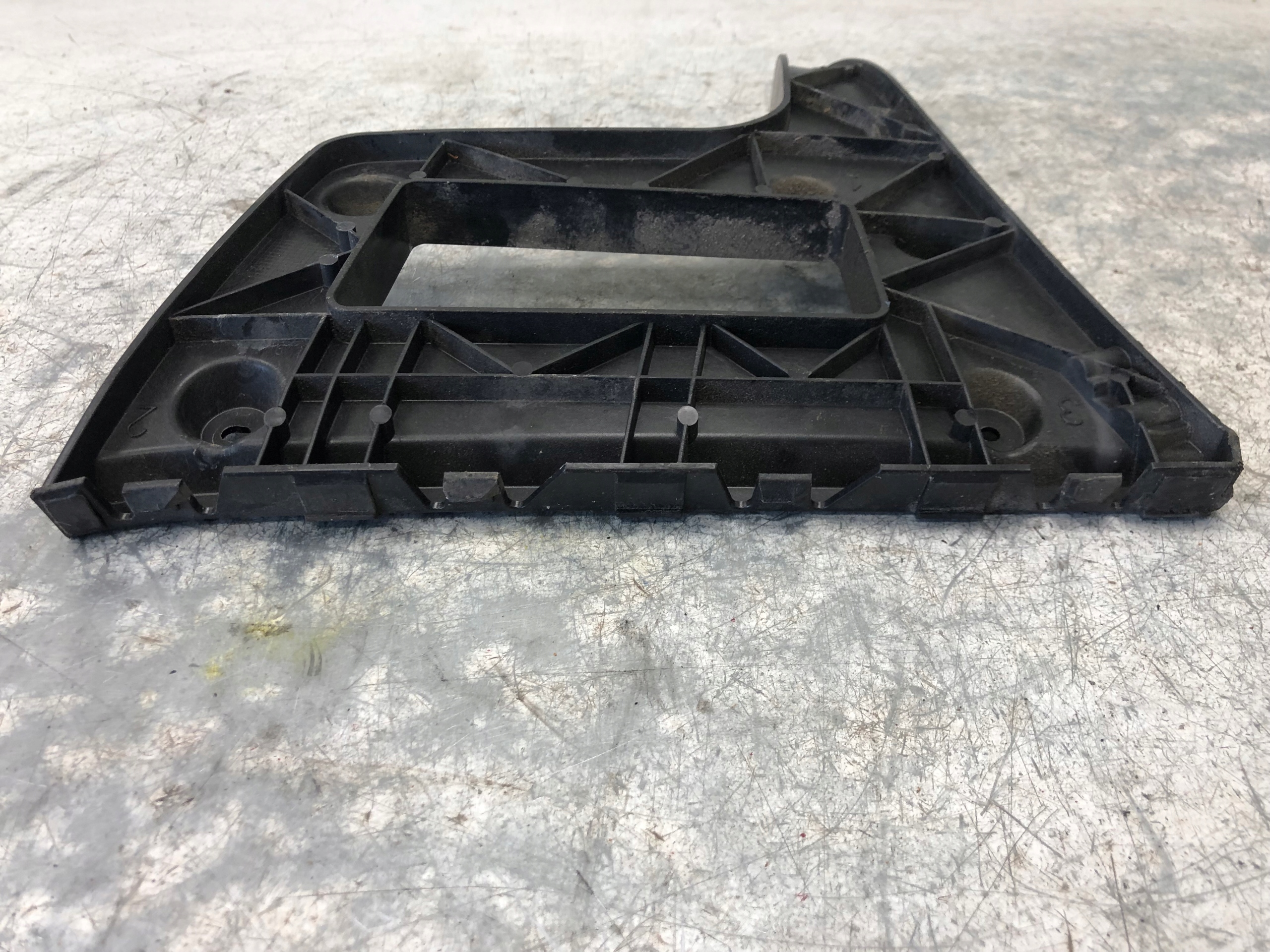 bumper bracket left rear part AUDI A5 SPORTBACK LIFT