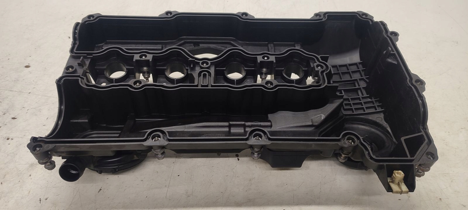 szelepfedél BMW E90 E91 2,0i