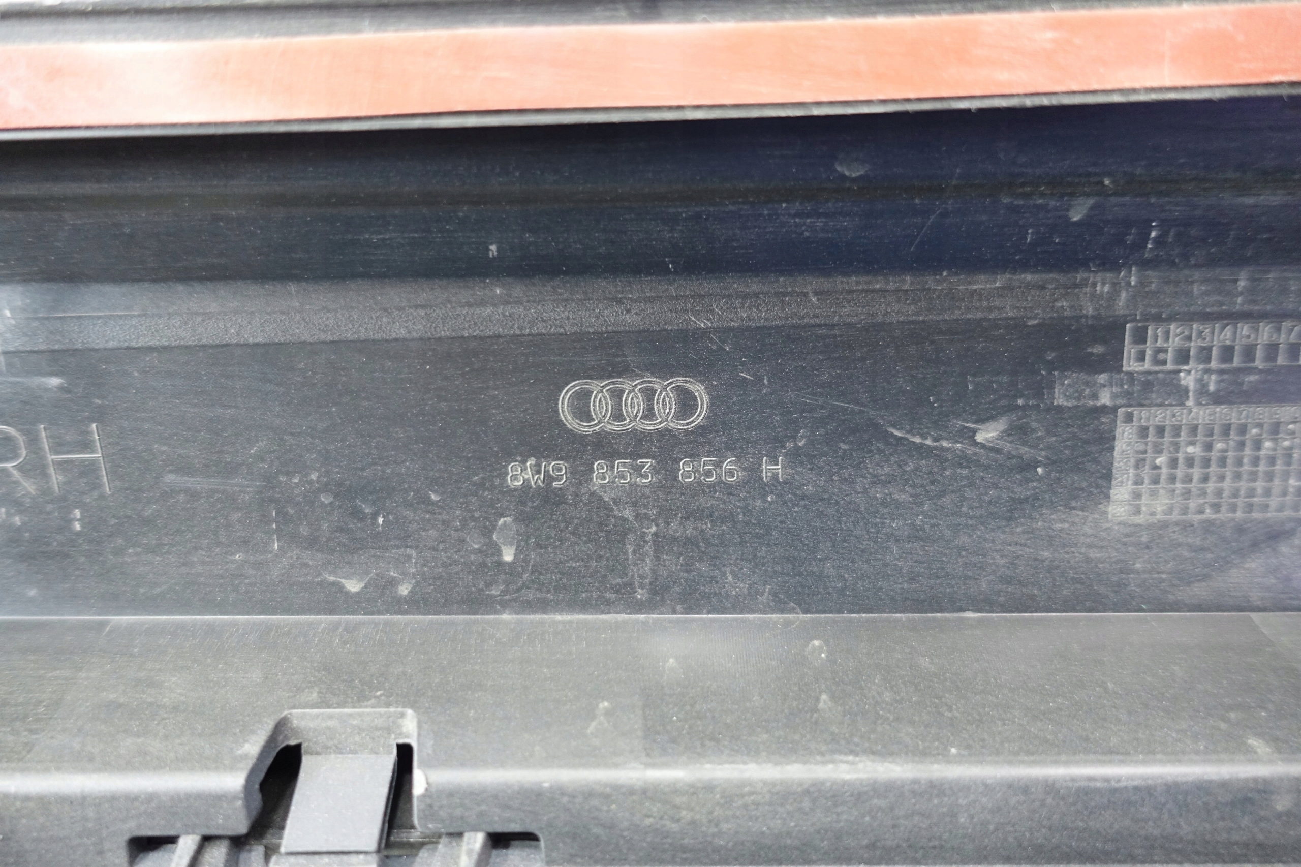 moulding cap threshold right AUDI A4 B9 LIFT KOMB
