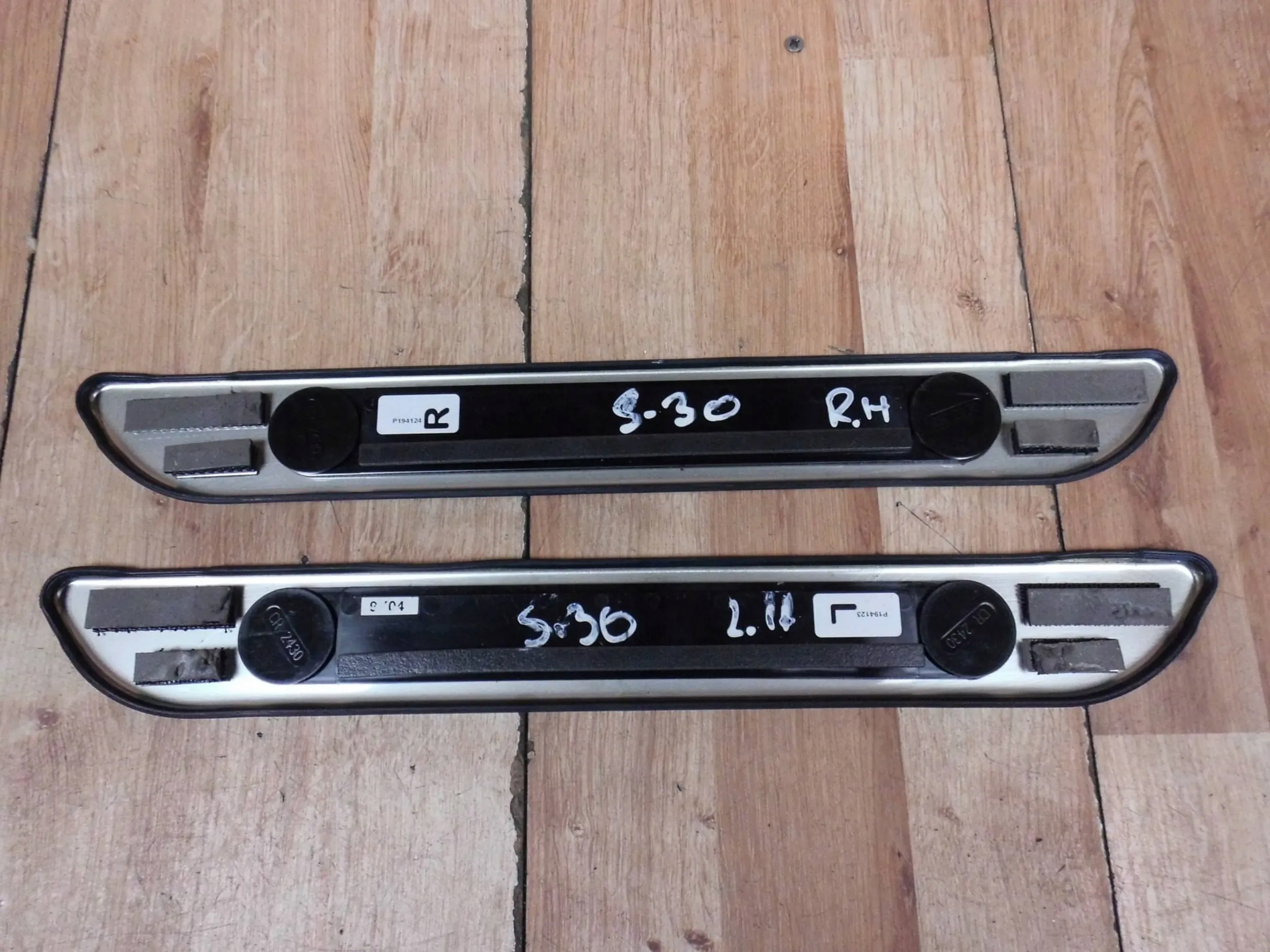 Nissan X-Trail T32 moulding threshold N-TEC cap P194123