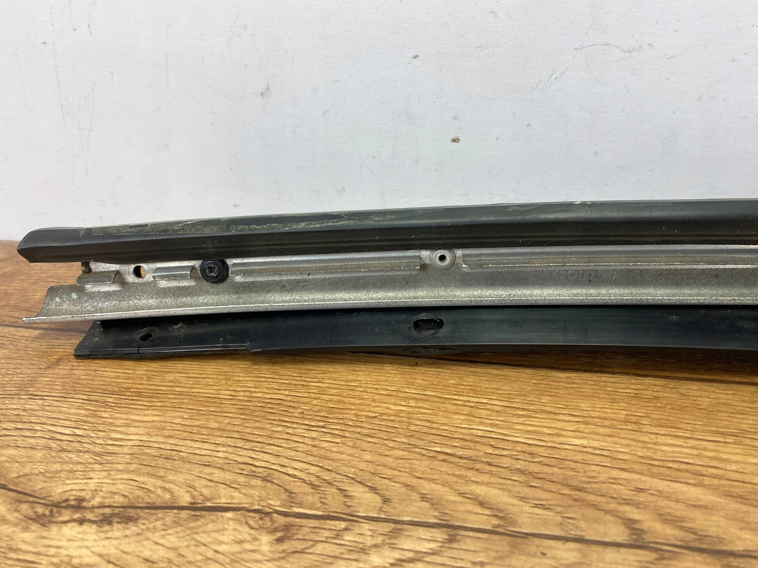 moulding door gasket right Chevrolet Corvette C6 2005+