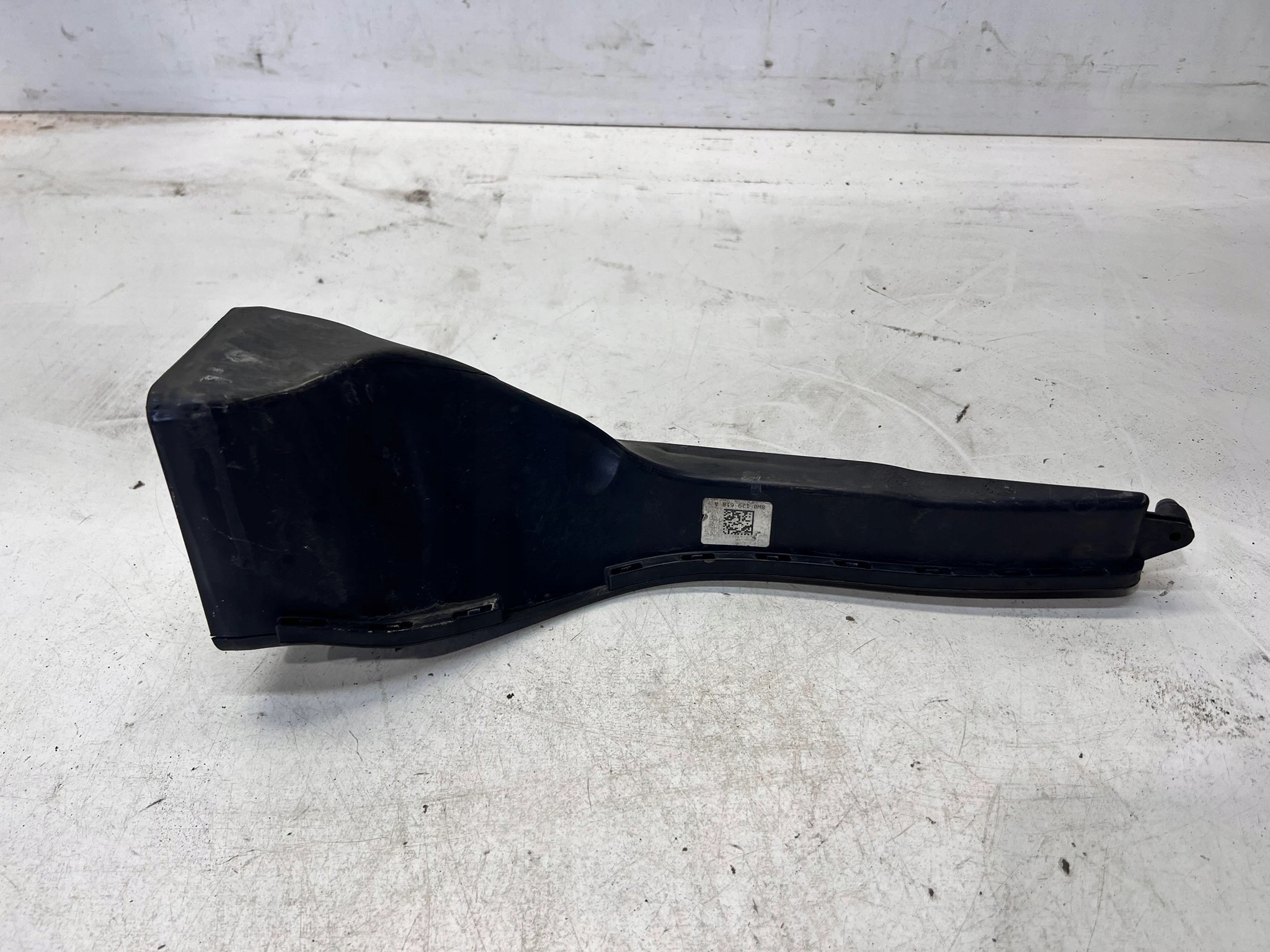 intake air hose AUDI A4 B9 A5 8W 8W0129618A