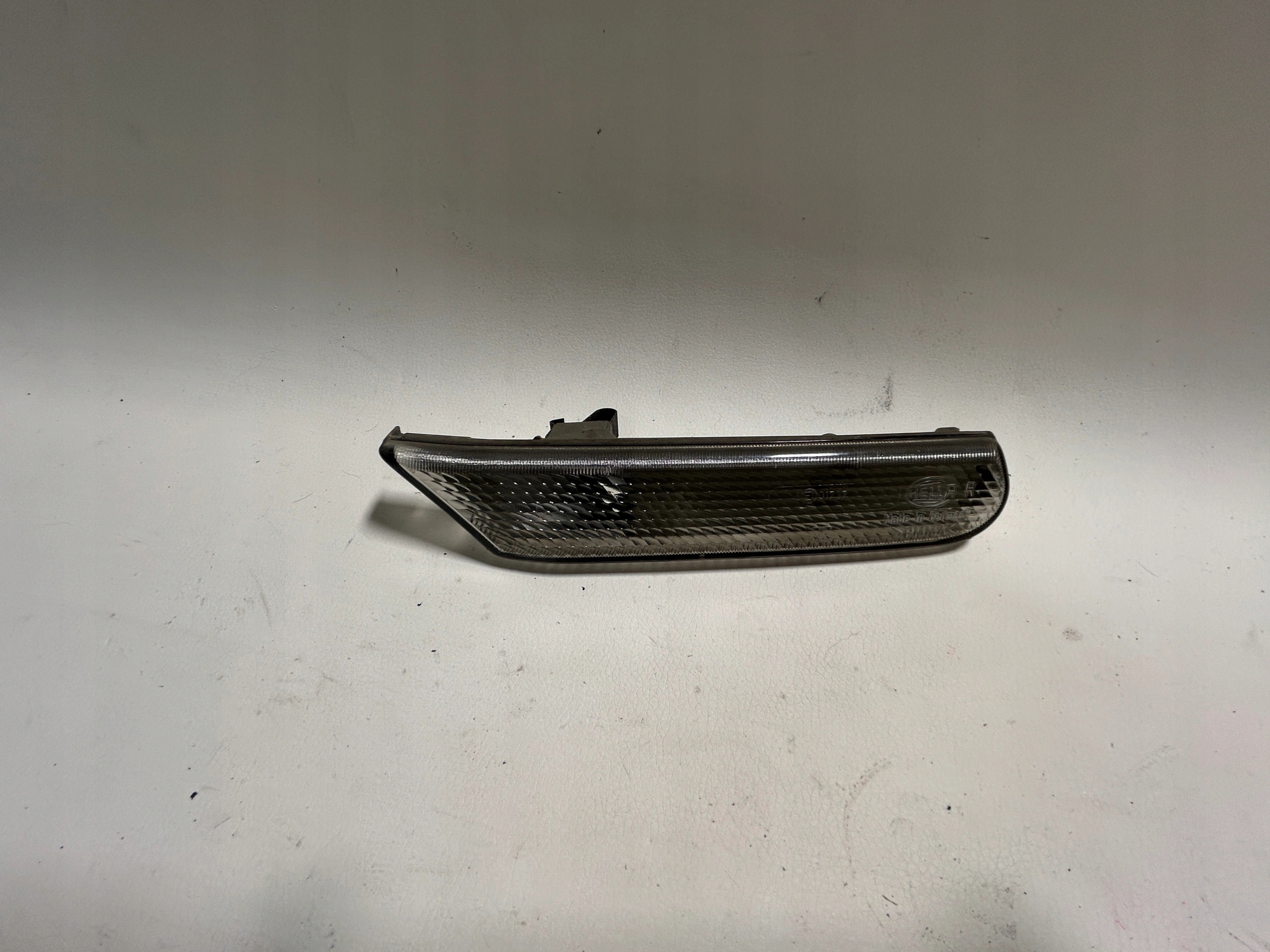 Porsche Boxster 986 směrovka pravý 99663104401