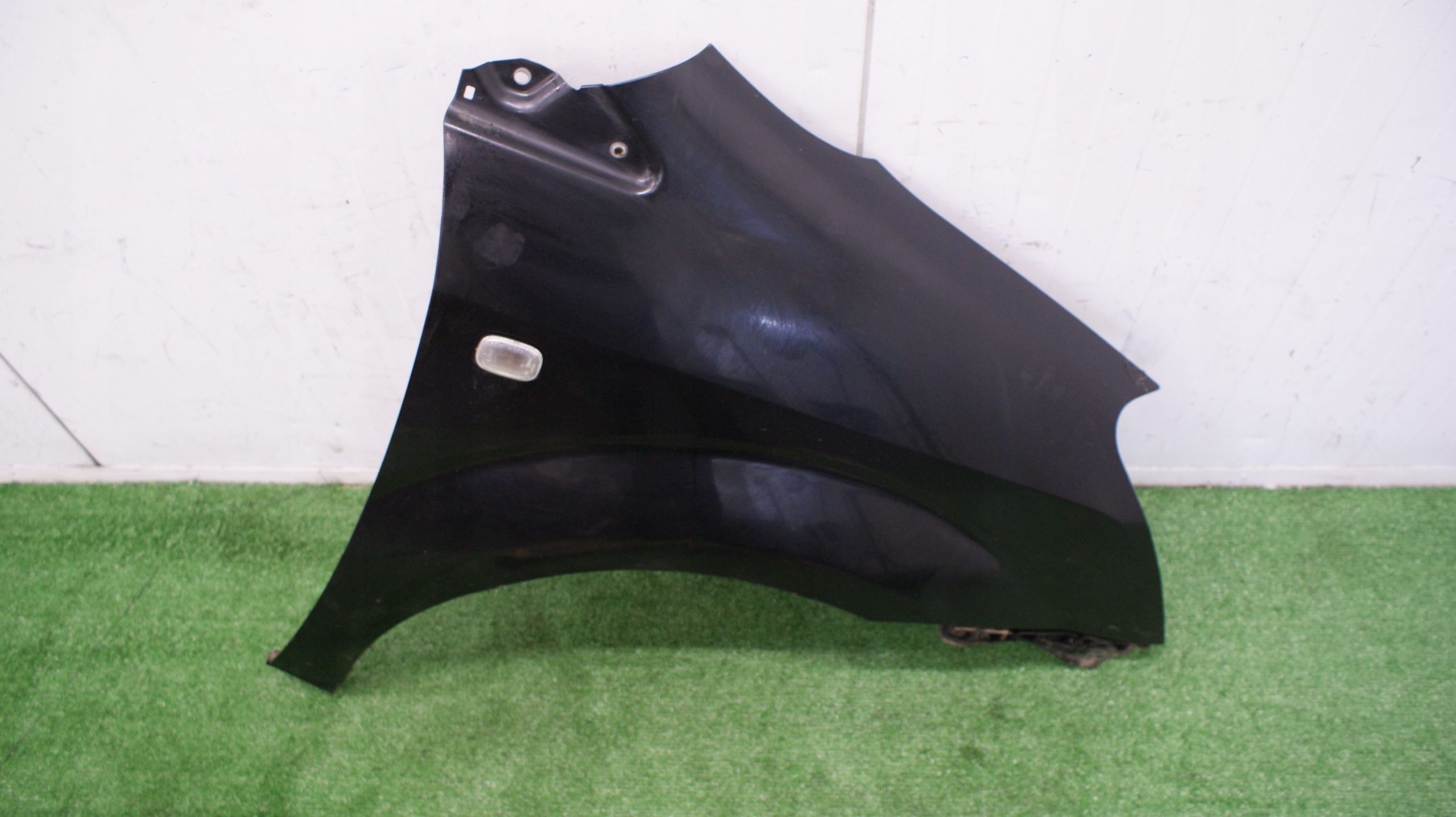 fender right front TOYOTA COROLLA VERSO
