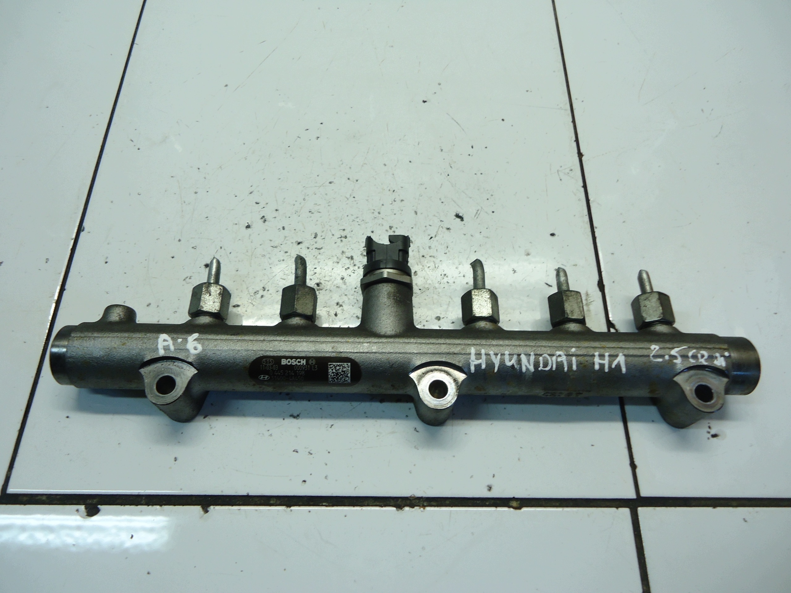 HYUNDAI H1 2.5CRDI 2010 D4CB injection ramp 0445214198 sensor 0281002863