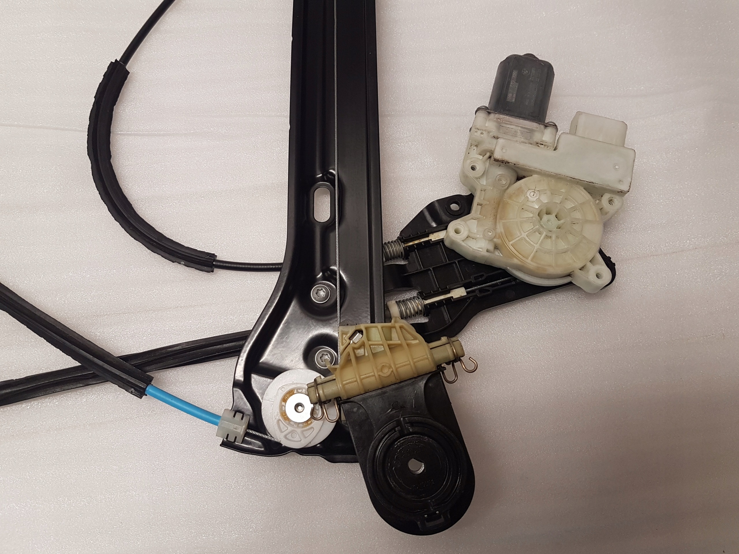 Gestänge fensterhebermotor links vorne MINI F56 7296441