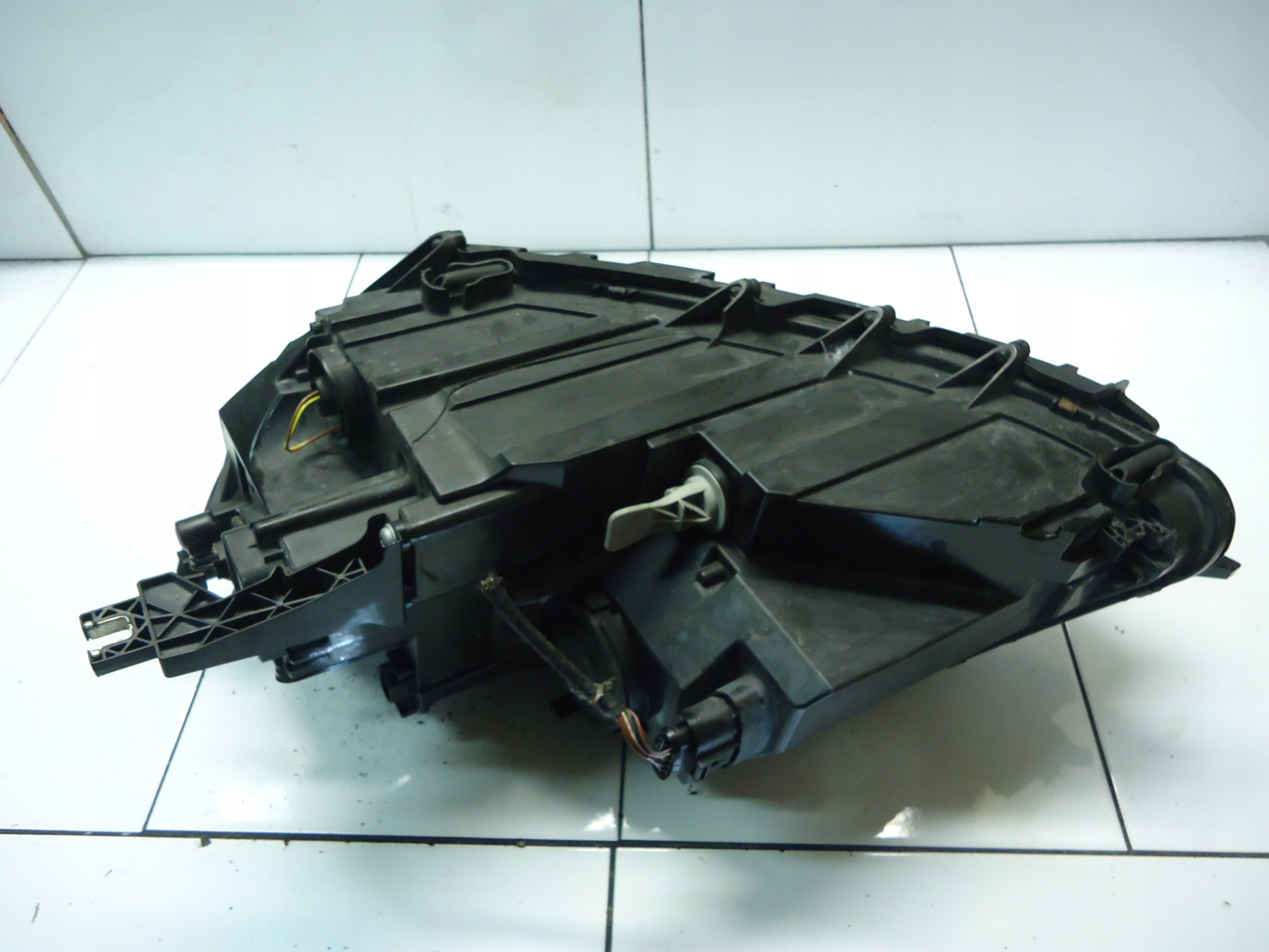 VW SHARAN II light right front 7N2941006 UK ANGLIA