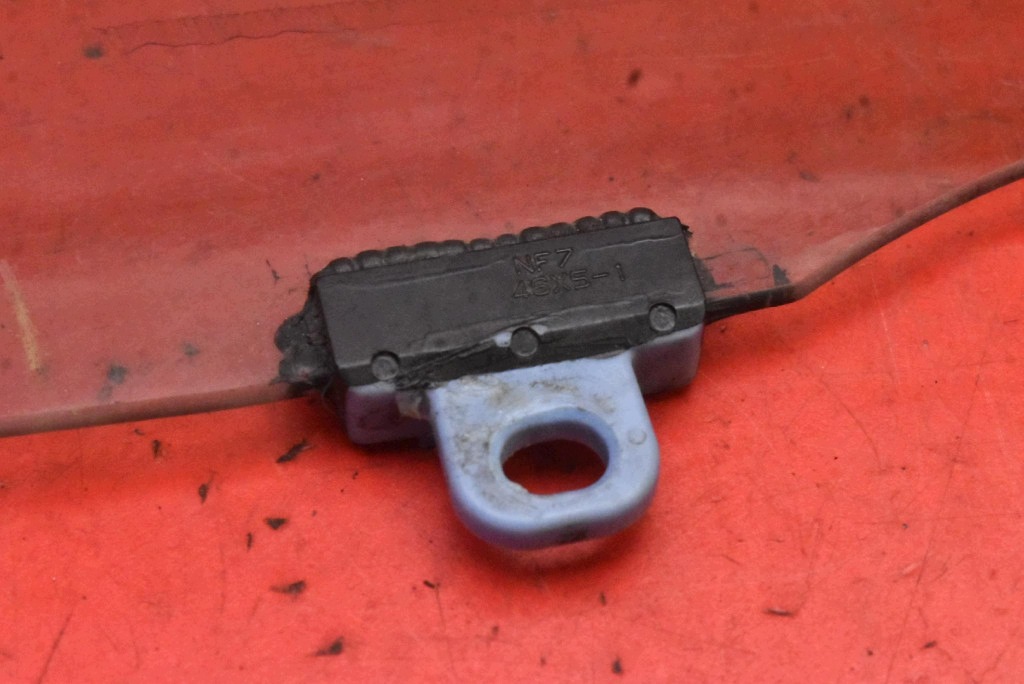 window side right front front TOYOTA PRIUS 3 III XW30 09-11
