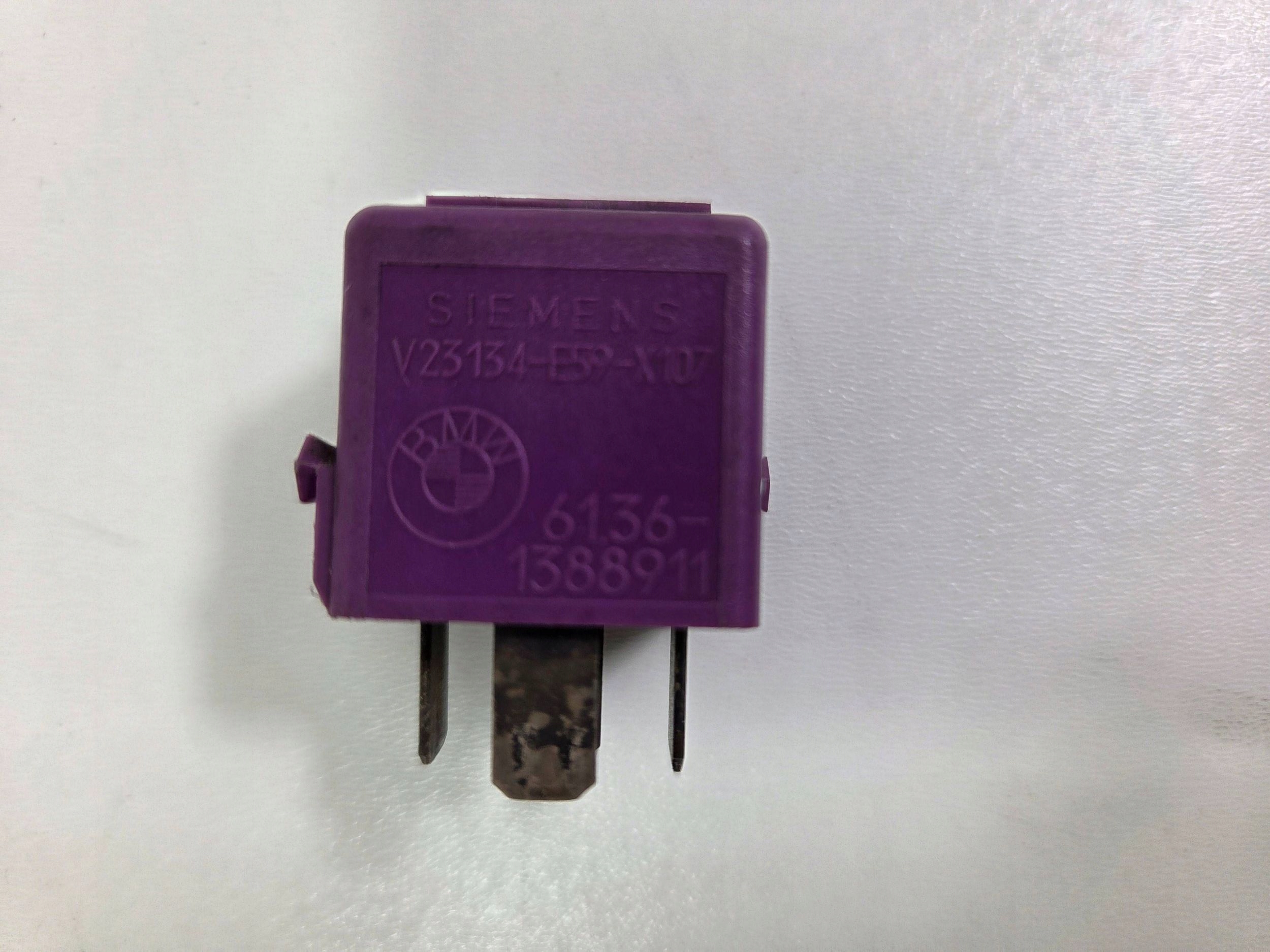 BMW 5 E39 E34 relay 61361388911 (P349)