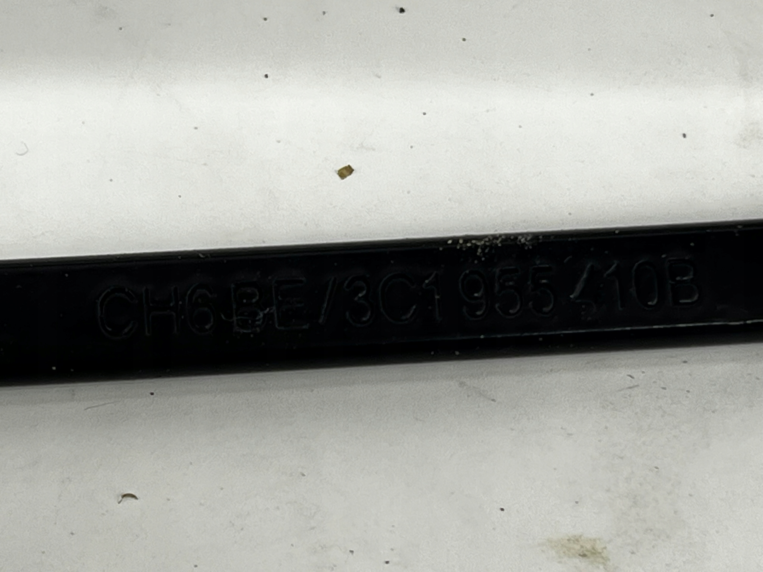 wiper arms left right KOMPLET VW PASSAT B7 3C1955409C 3C1955410B