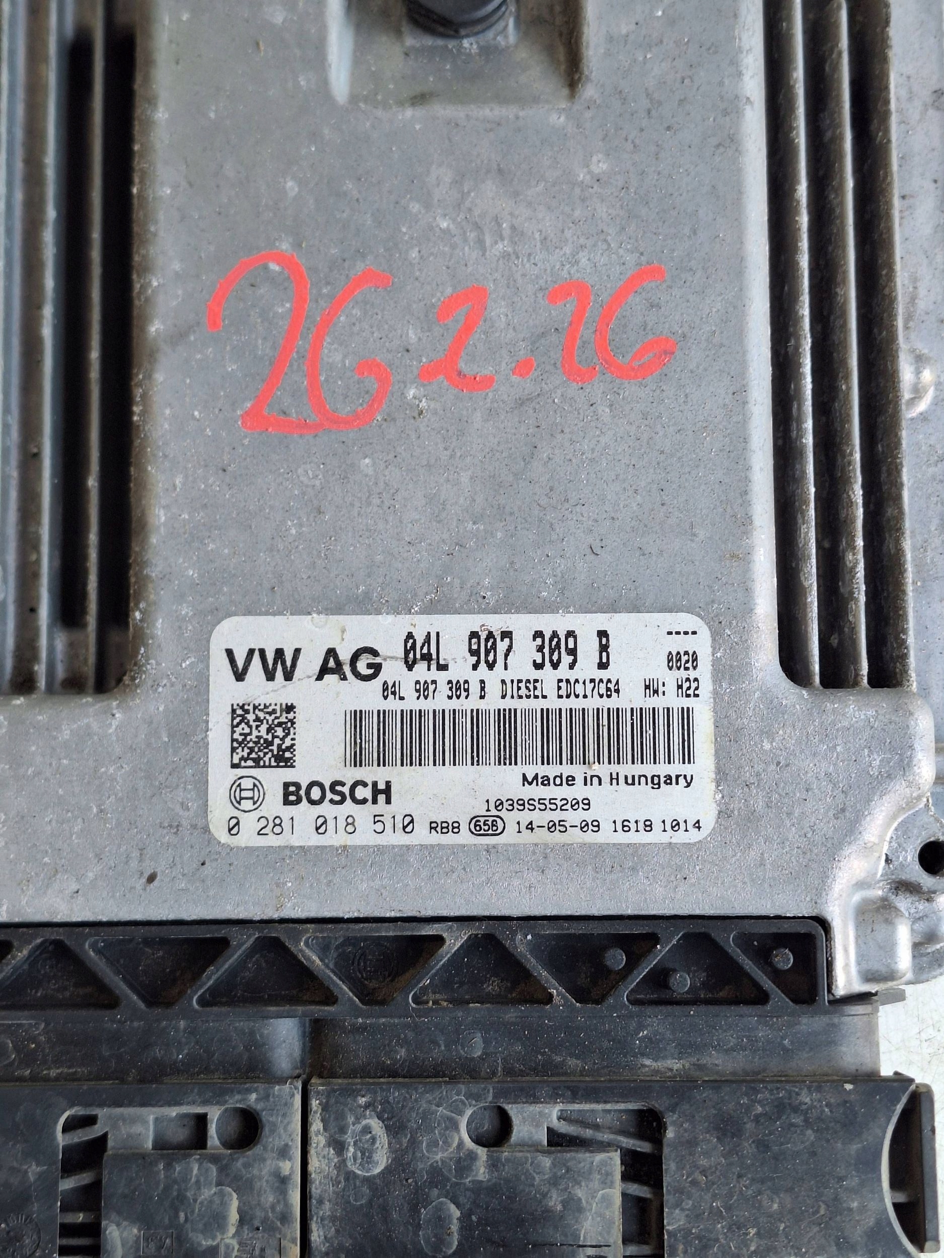 VOLKSWAGEN computer control unit of the engine 04L907309B BOSCH 0281018510