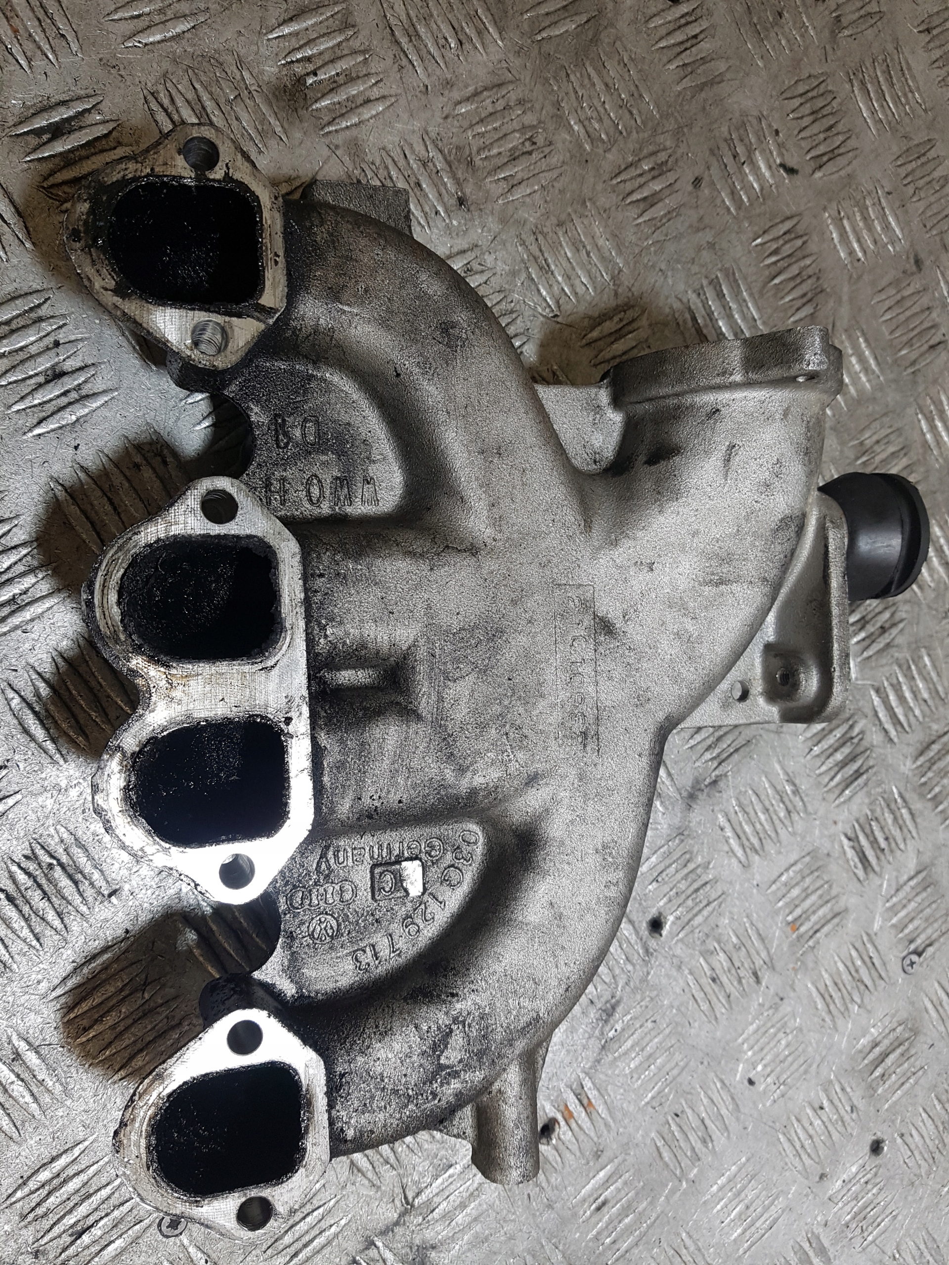 intake manifold VOLKSWAGEN GOLF 5 03G129713