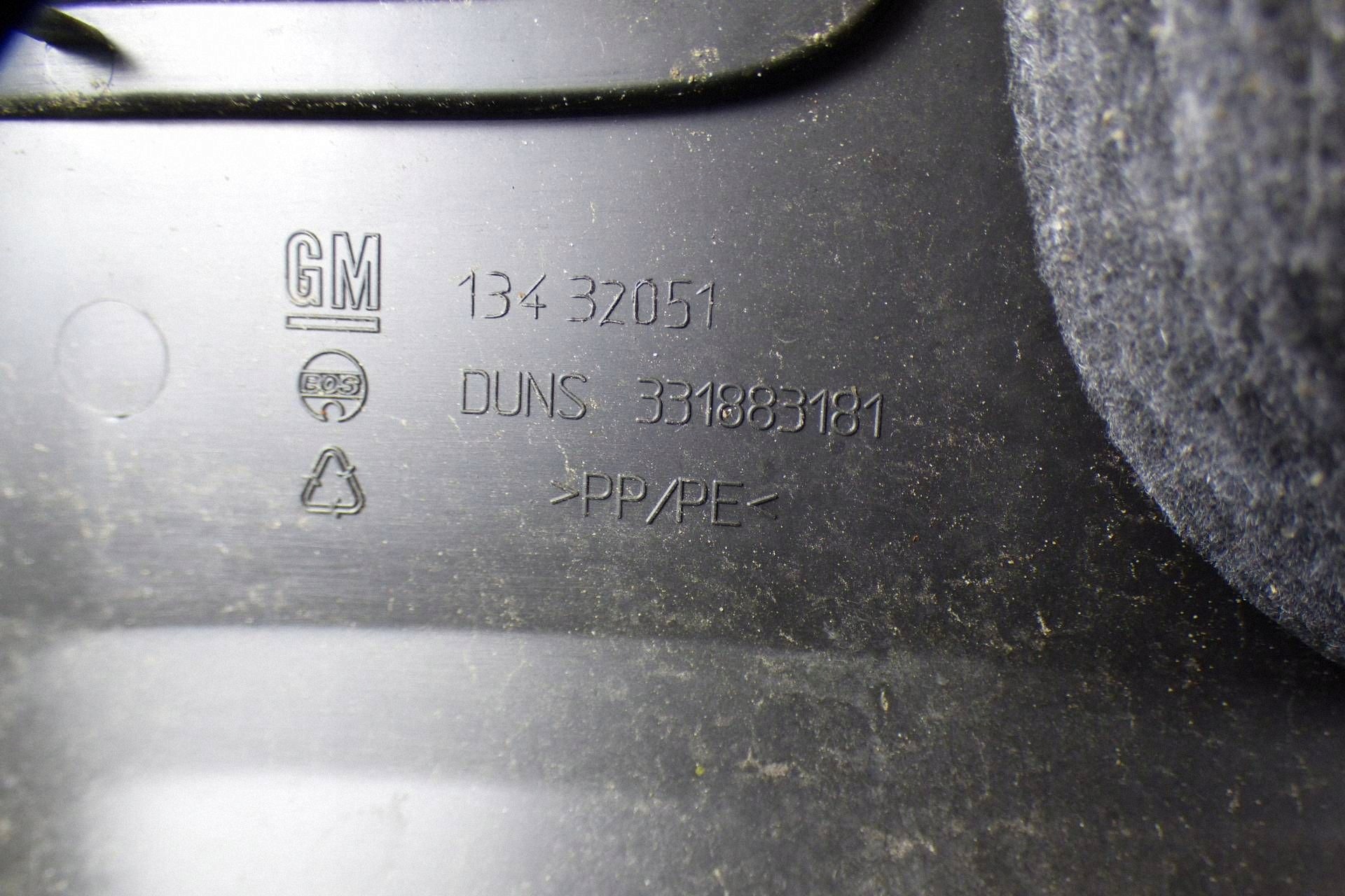 Opel Astra K V KOMBI blende abdeckung heckklappe 13432051