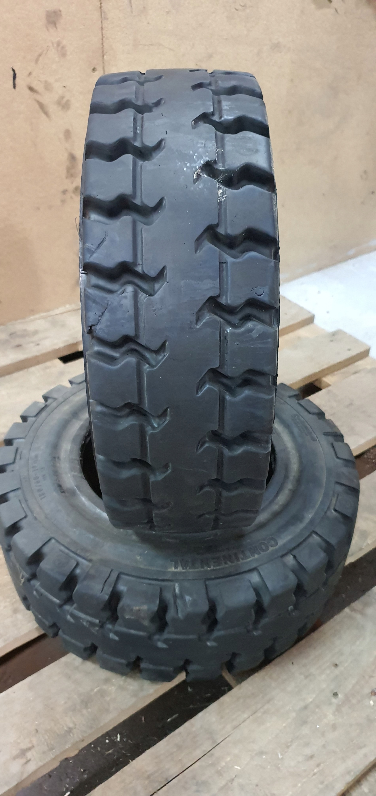 Opona pelna 180 60 10 Continental do wozka masyw Part manufacturer Continental