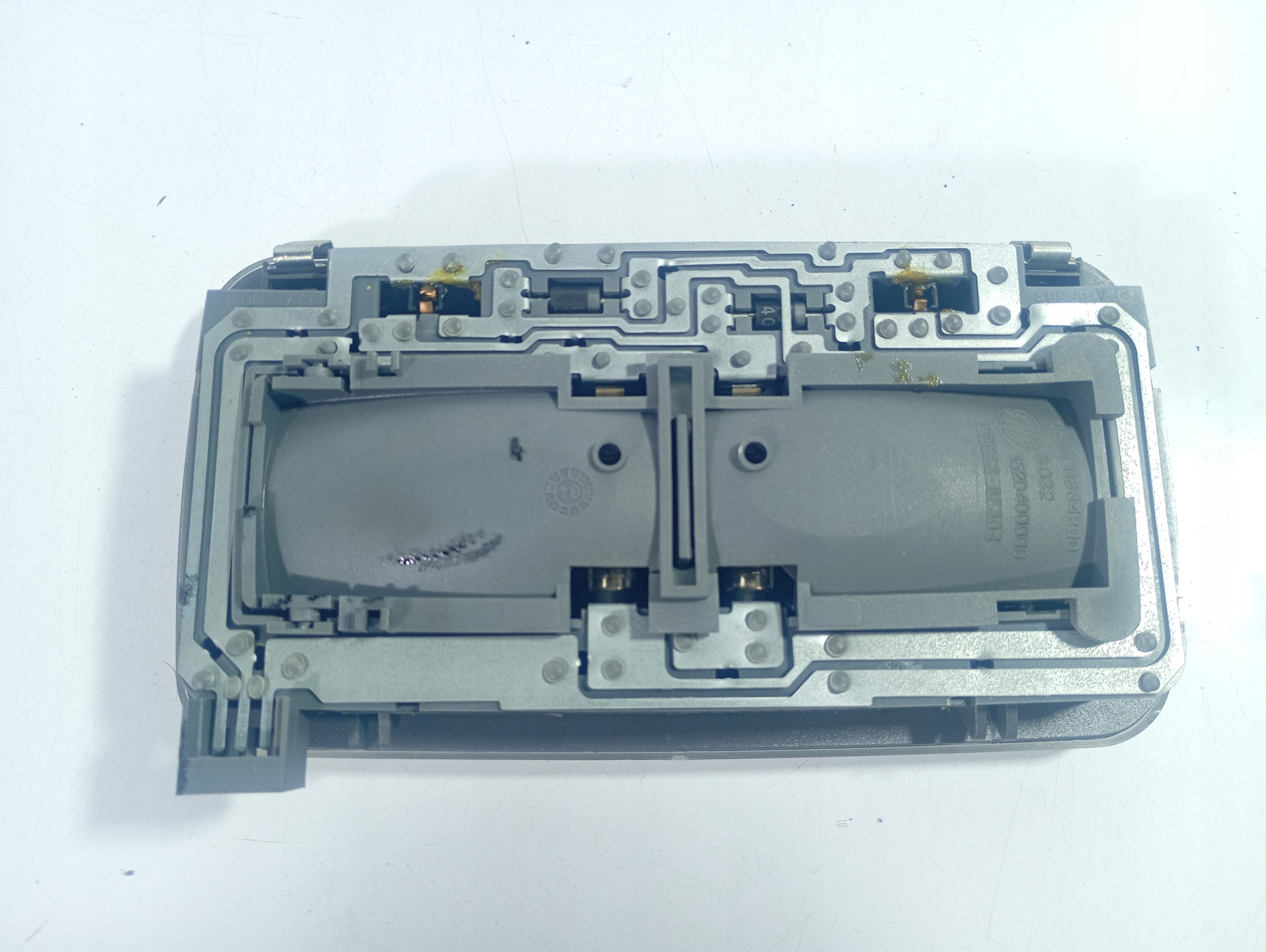 Alfa Romeo GT 03-10 OSWIETLENIE cabs light inner OE 0884200