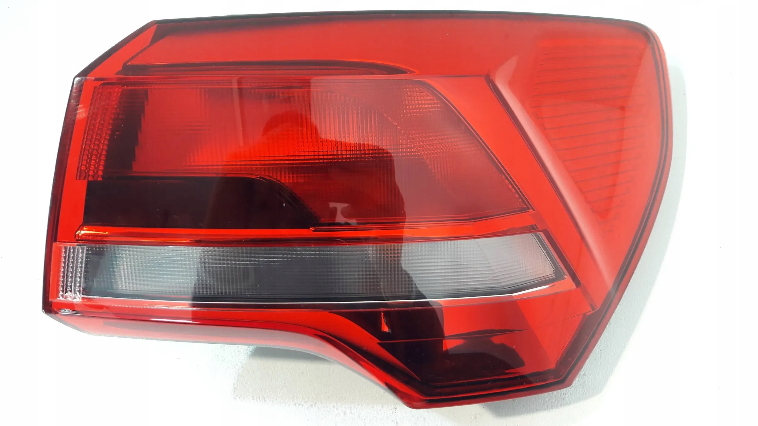 Audi Q3 83A light rear right for zarowke 83A-945-070 (R99)
