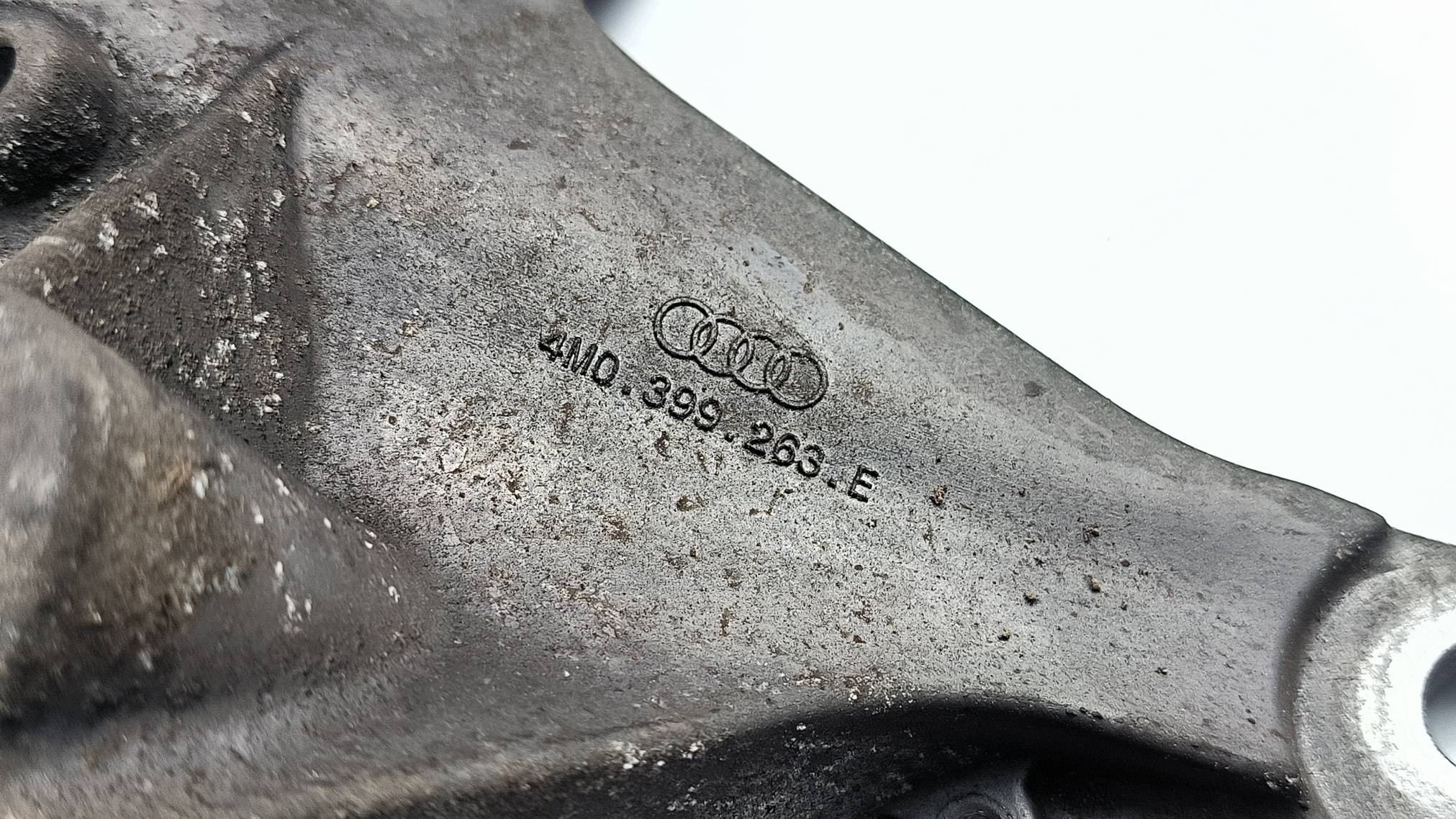 Halter 4M0399263E AUDI Q7 II 4M