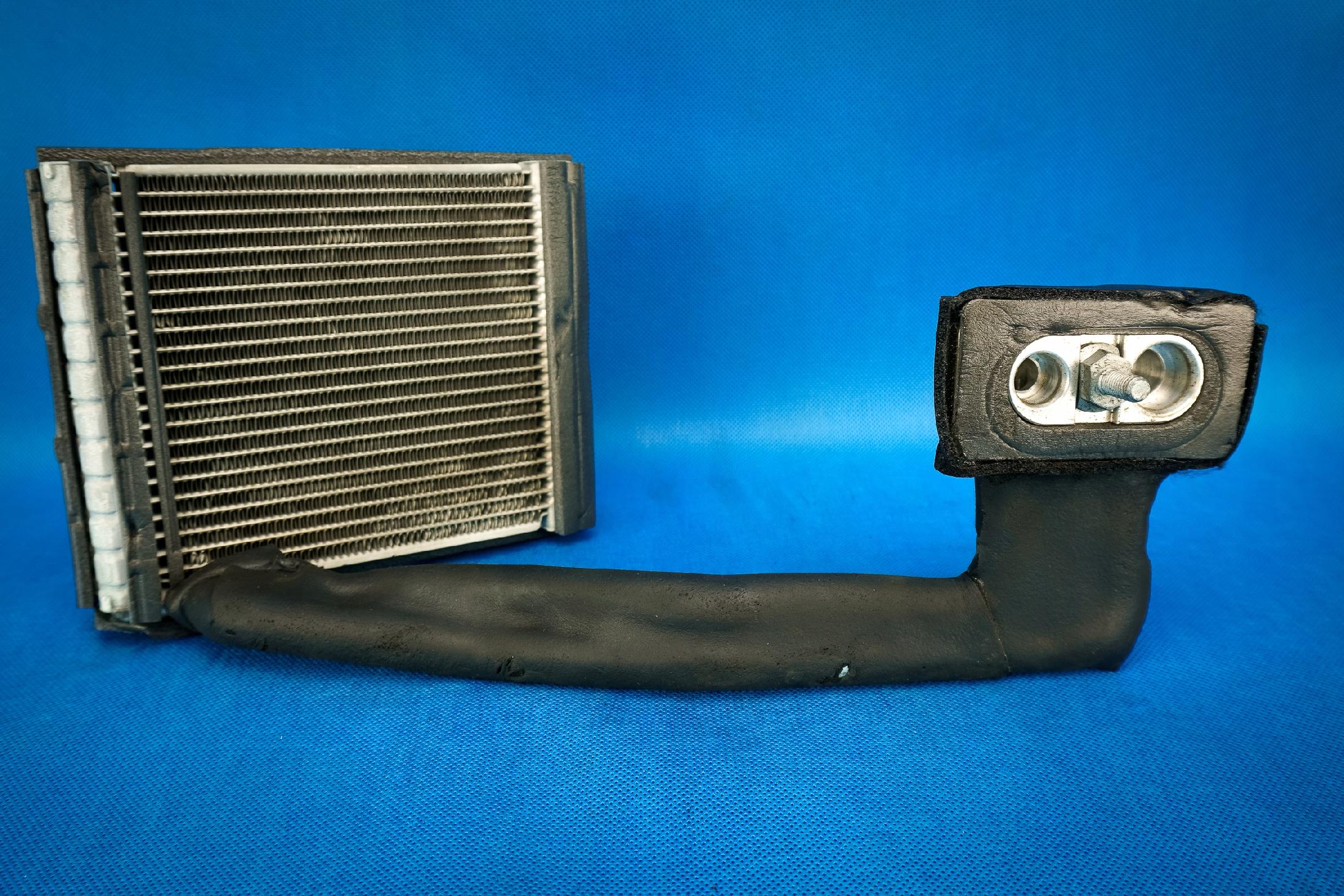 Parownik Bloc de chauffage complet Arrière Audi A8 4H 4H0820105