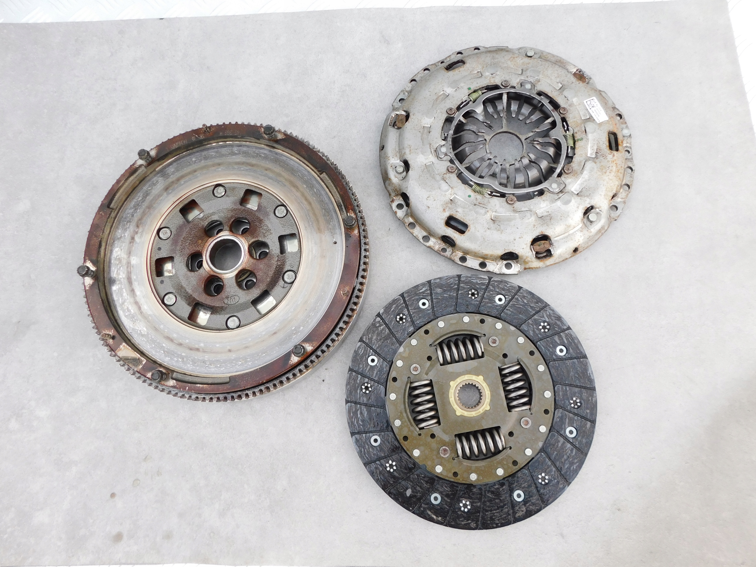 Volkswagen Embrayage komplet dwumas + Disque + de pression oryg BDB 05E141015E