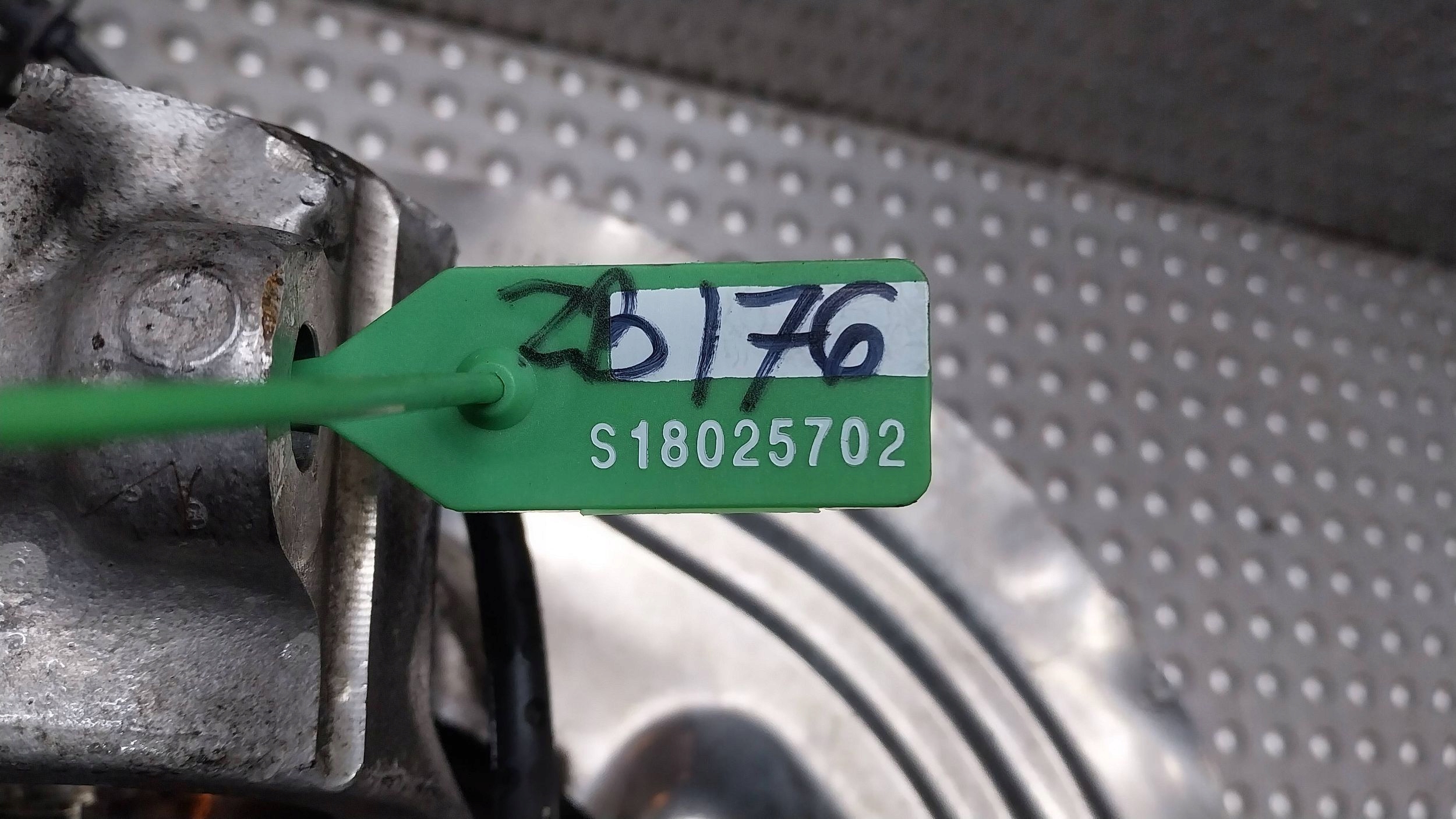 otoč čepu třmen levý předek KPL 6784865 BMW X1 E84 SDRIVE