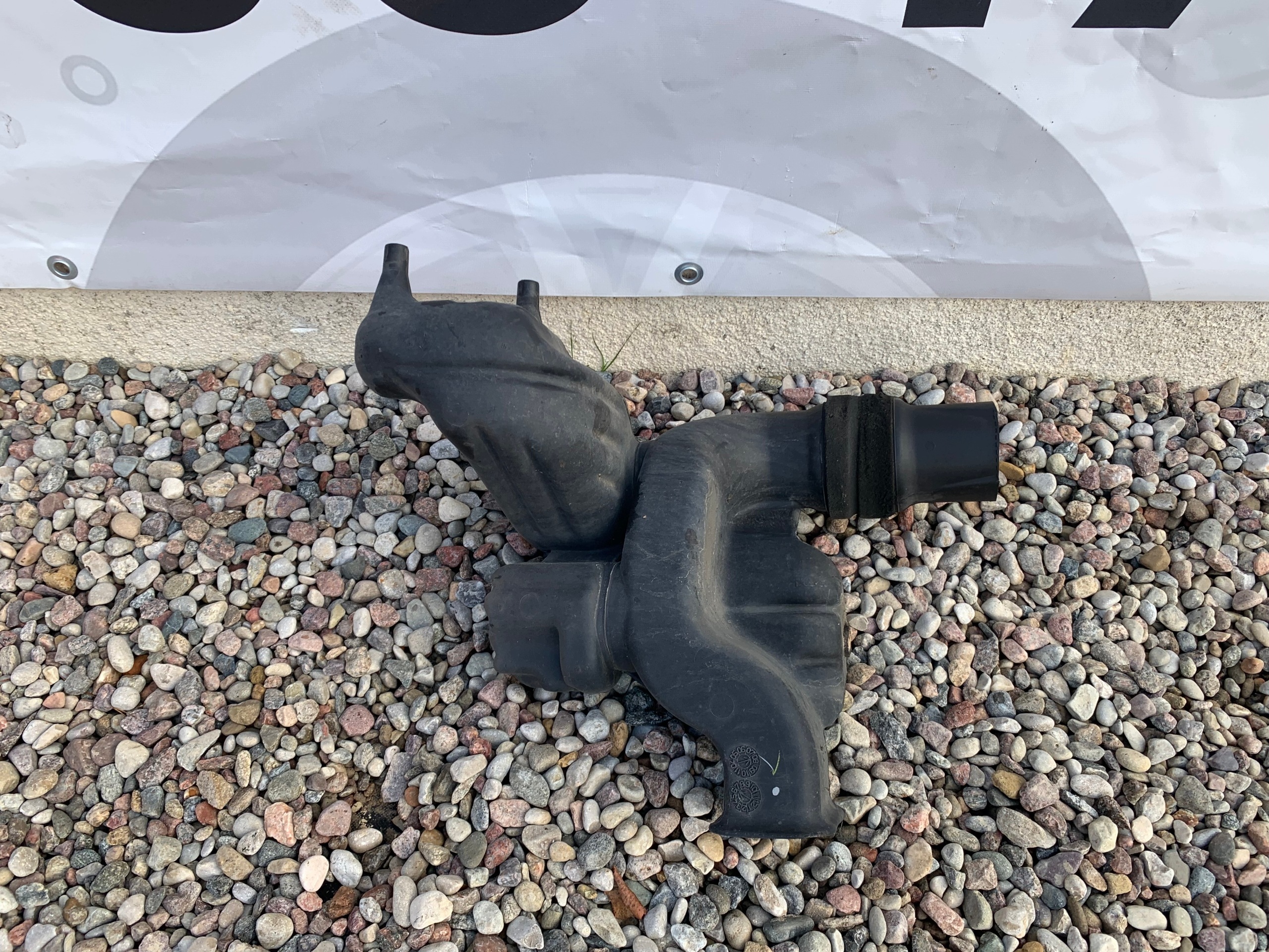 CHRYSLER 300C 3.0 V6 CRD REZONATOR luft 04591871AB