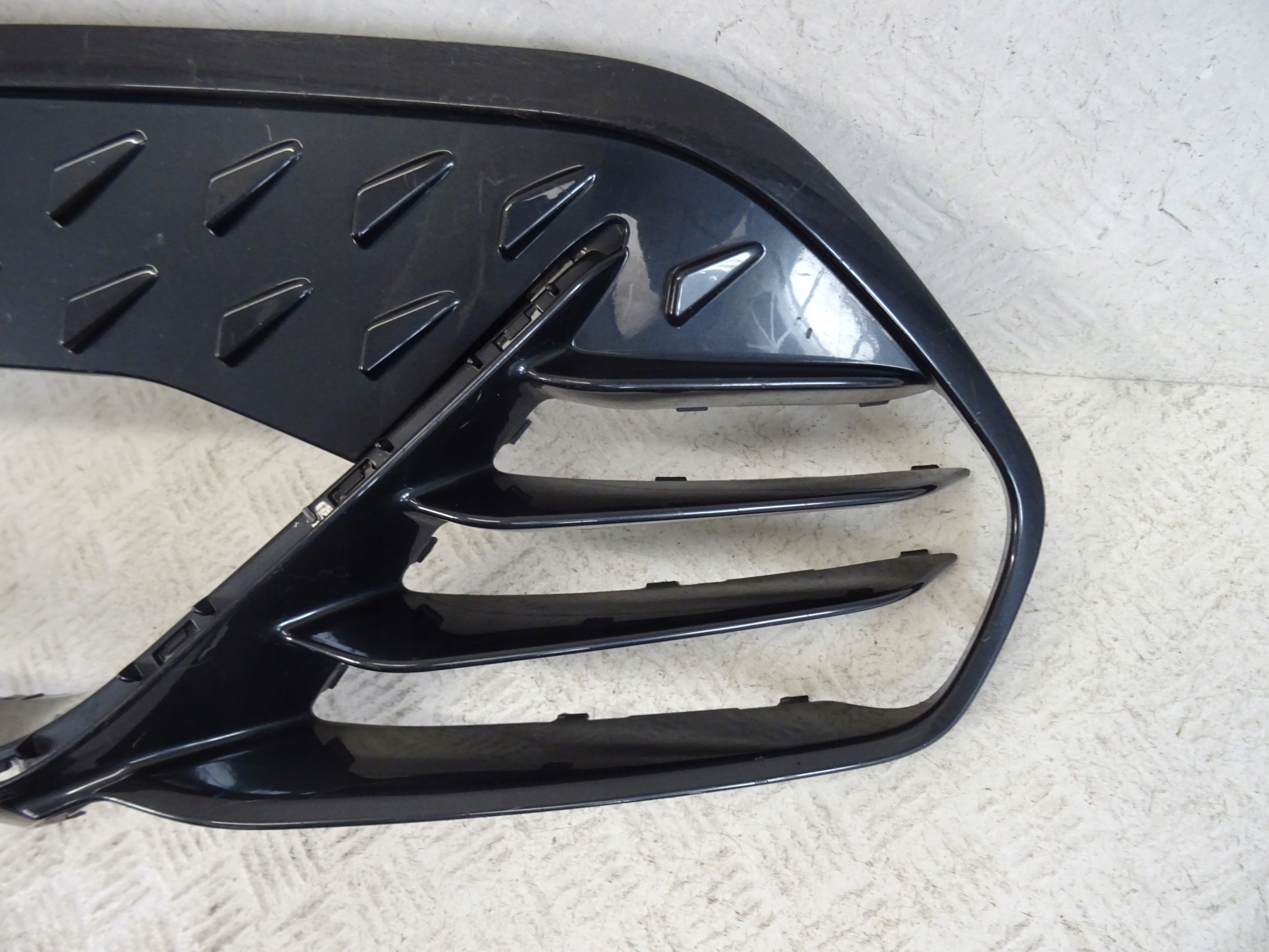 grid of a bumper front front central SEAT CUPRA BORN 10E805903C