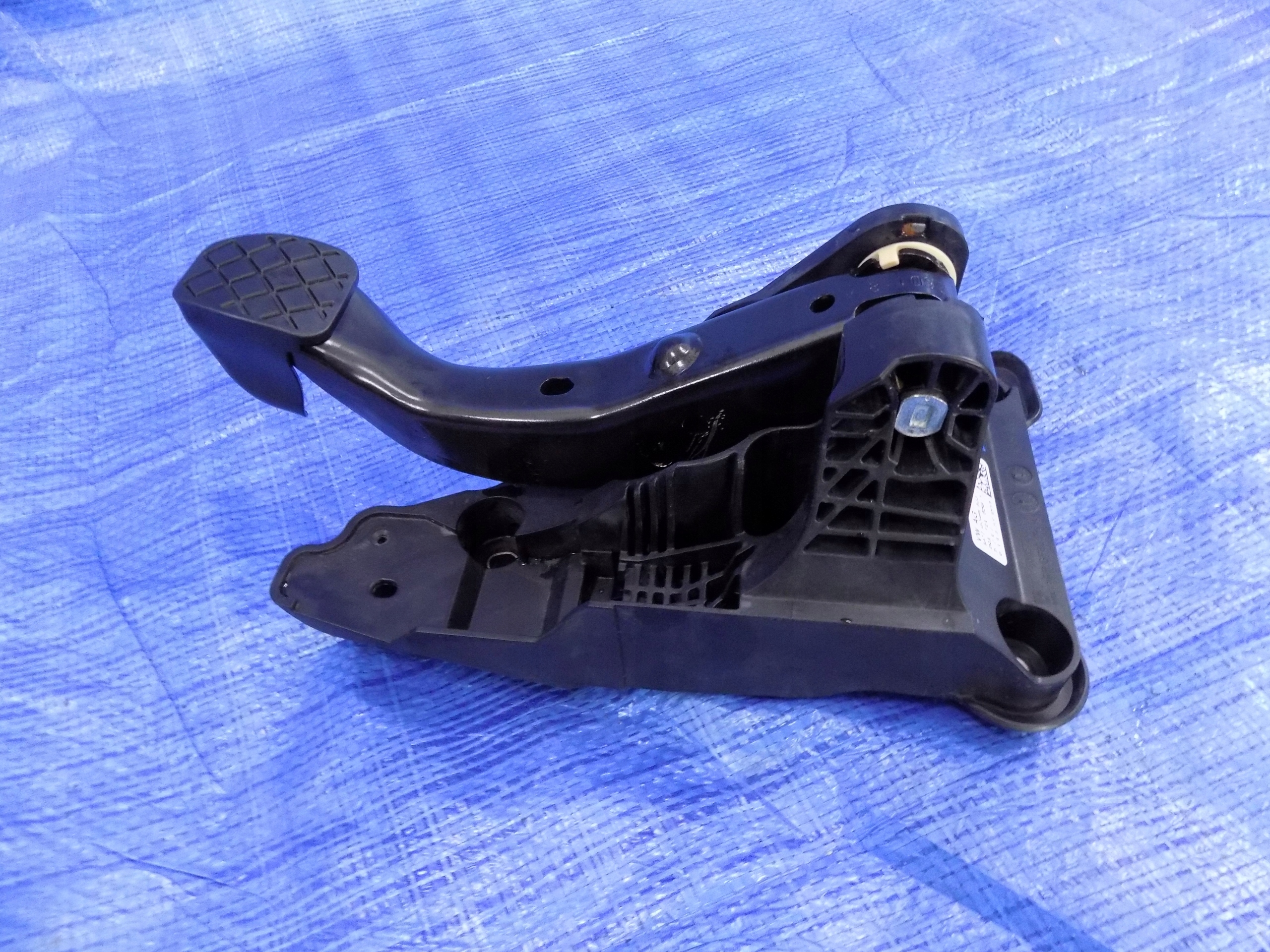 PEDAL Bremse VW POLO 2G 1,0B 17