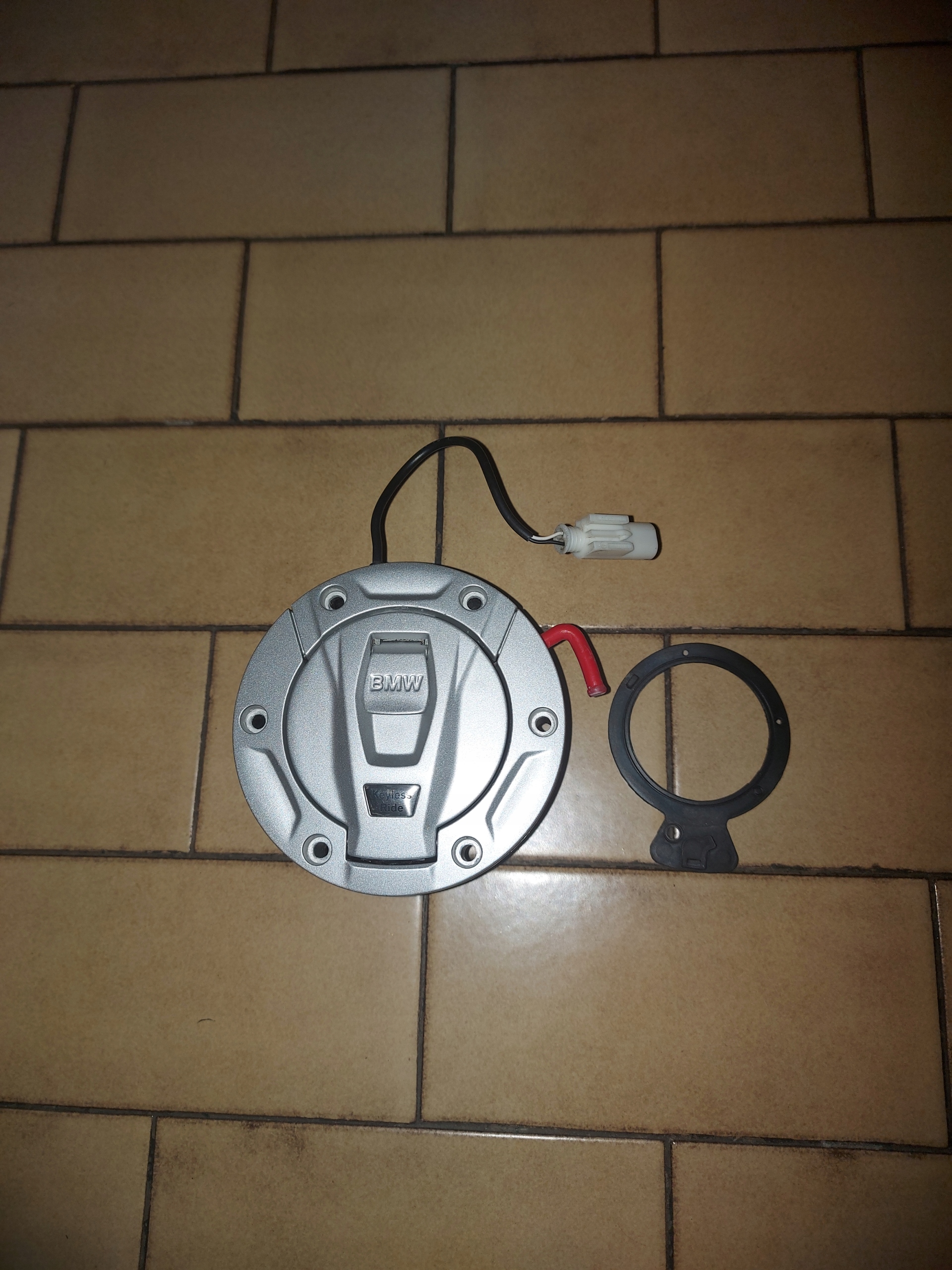 8549495 - BMW K1600GTL GT BAGGER крышка топливного бака