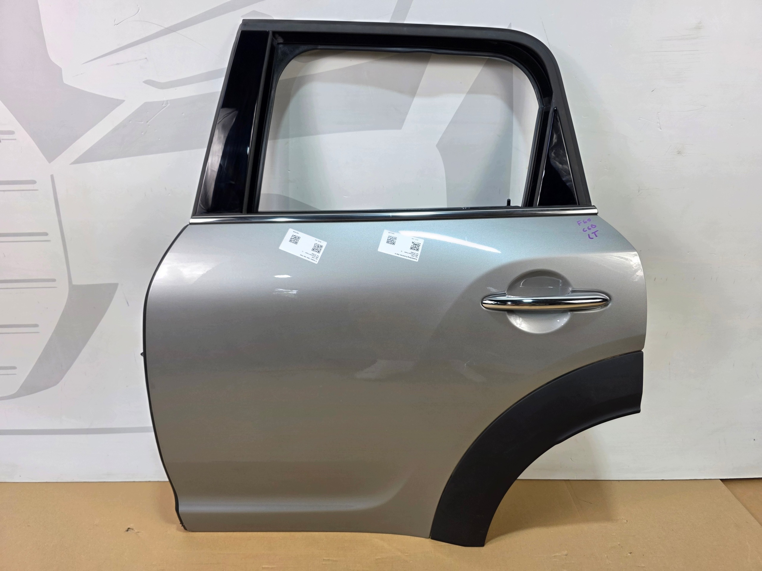 door left rear. MINI F60 C6B MELTING SILVER III METALLIC