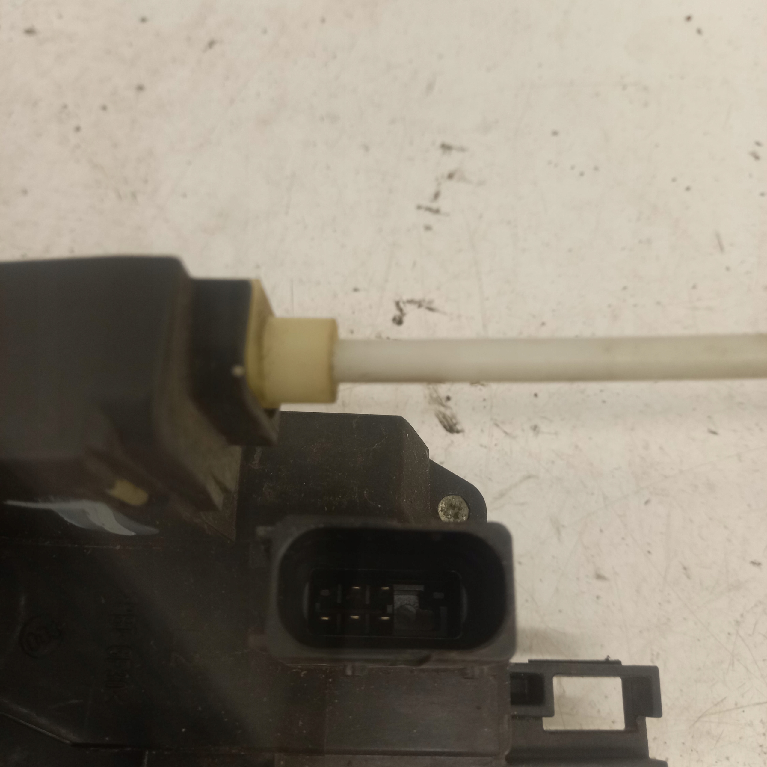lock door left front OPEL VECTRA C 5 PIN 13210767