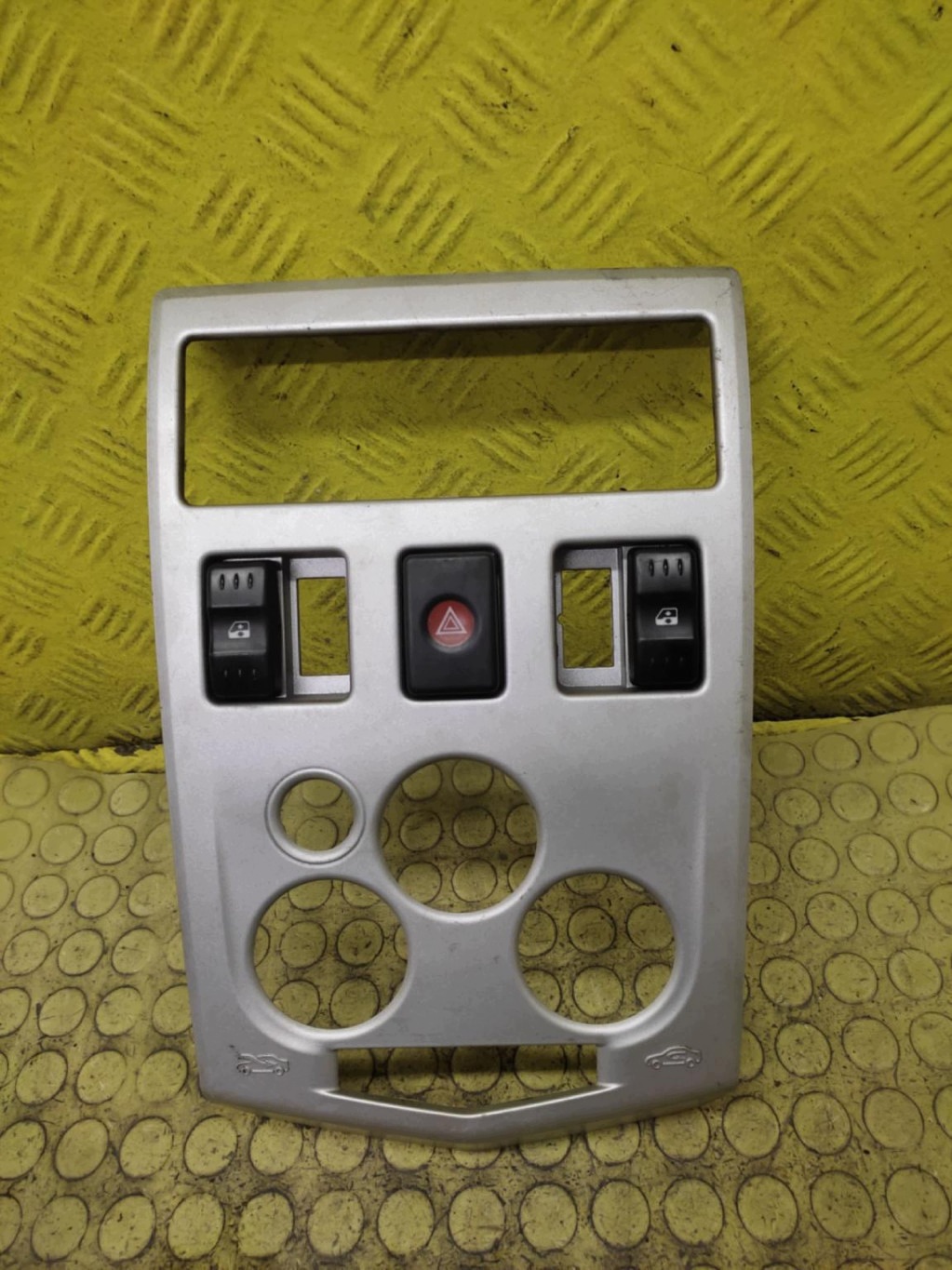 DACIA LOGAN frame switch of warning lights