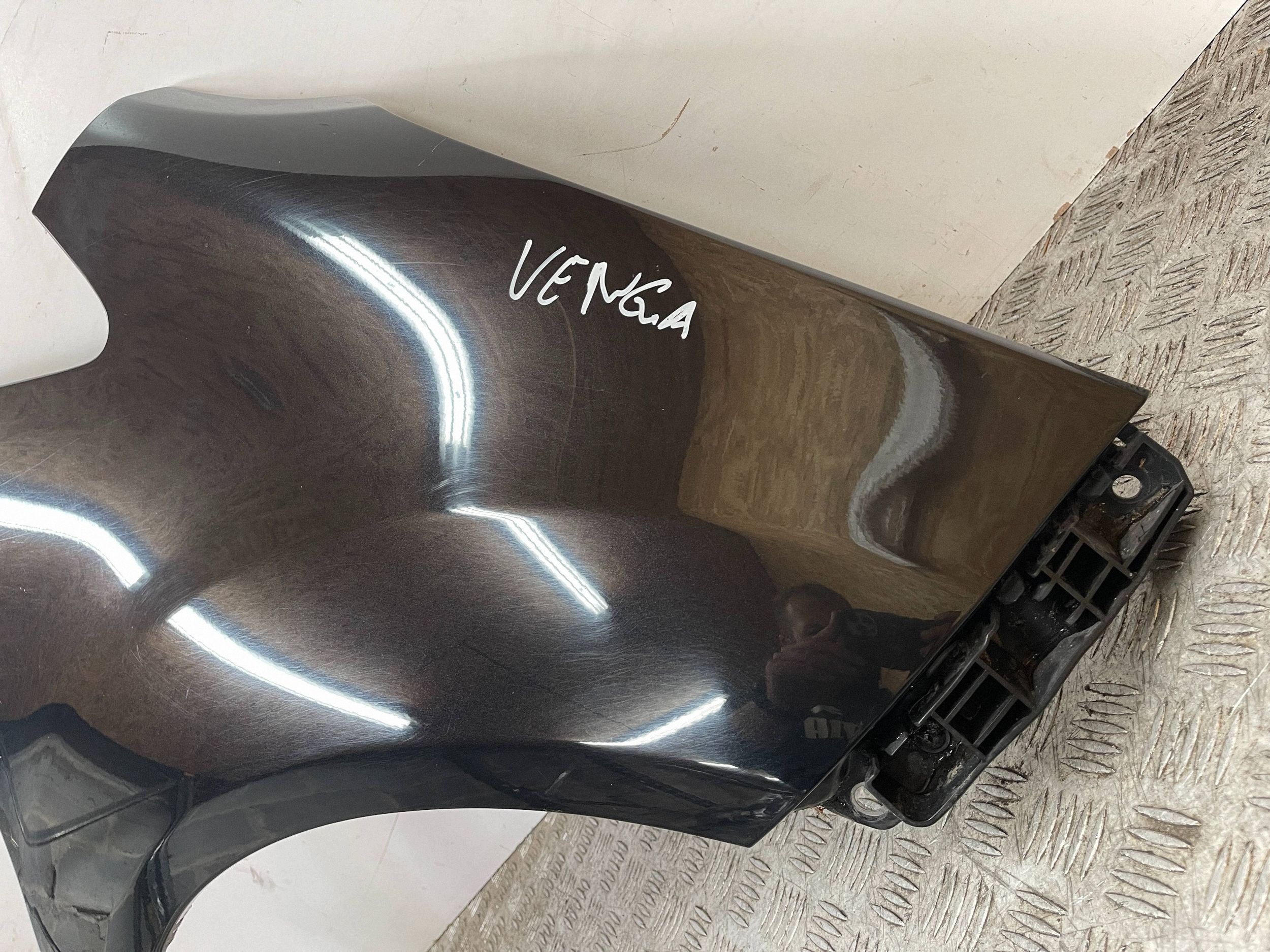 fender front front right KIA VENGA 09