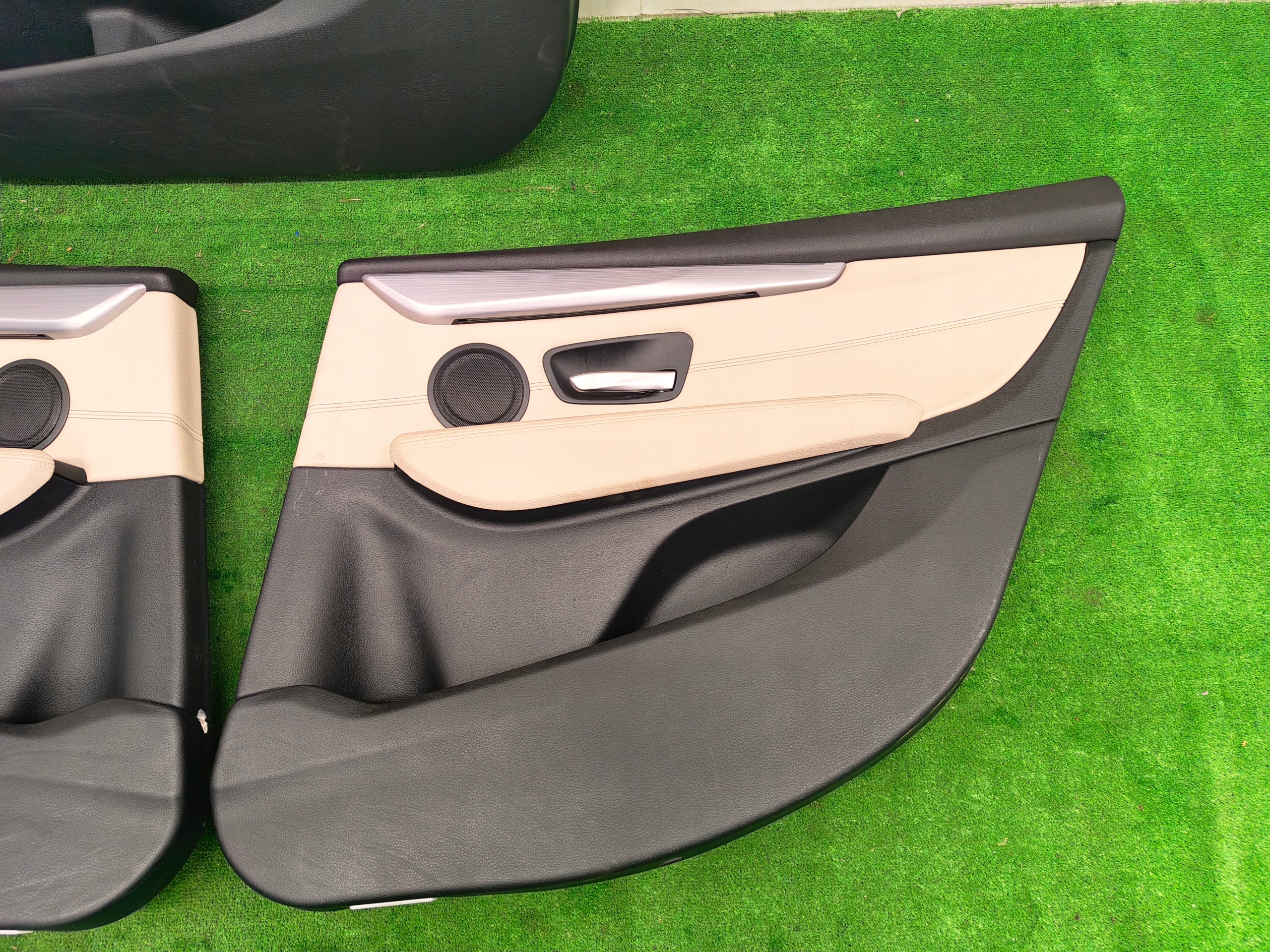 BMW 2 F46 side upholstery door