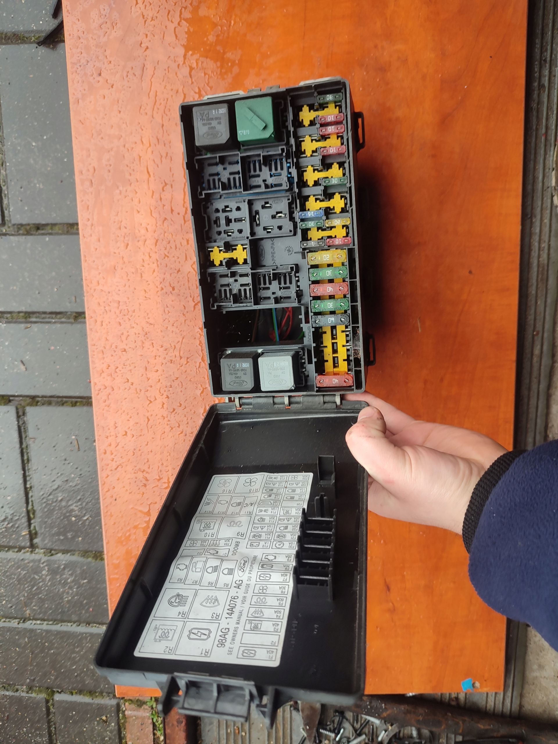 Module fusibles FORD FOCUS MK1 98AG14A142AC