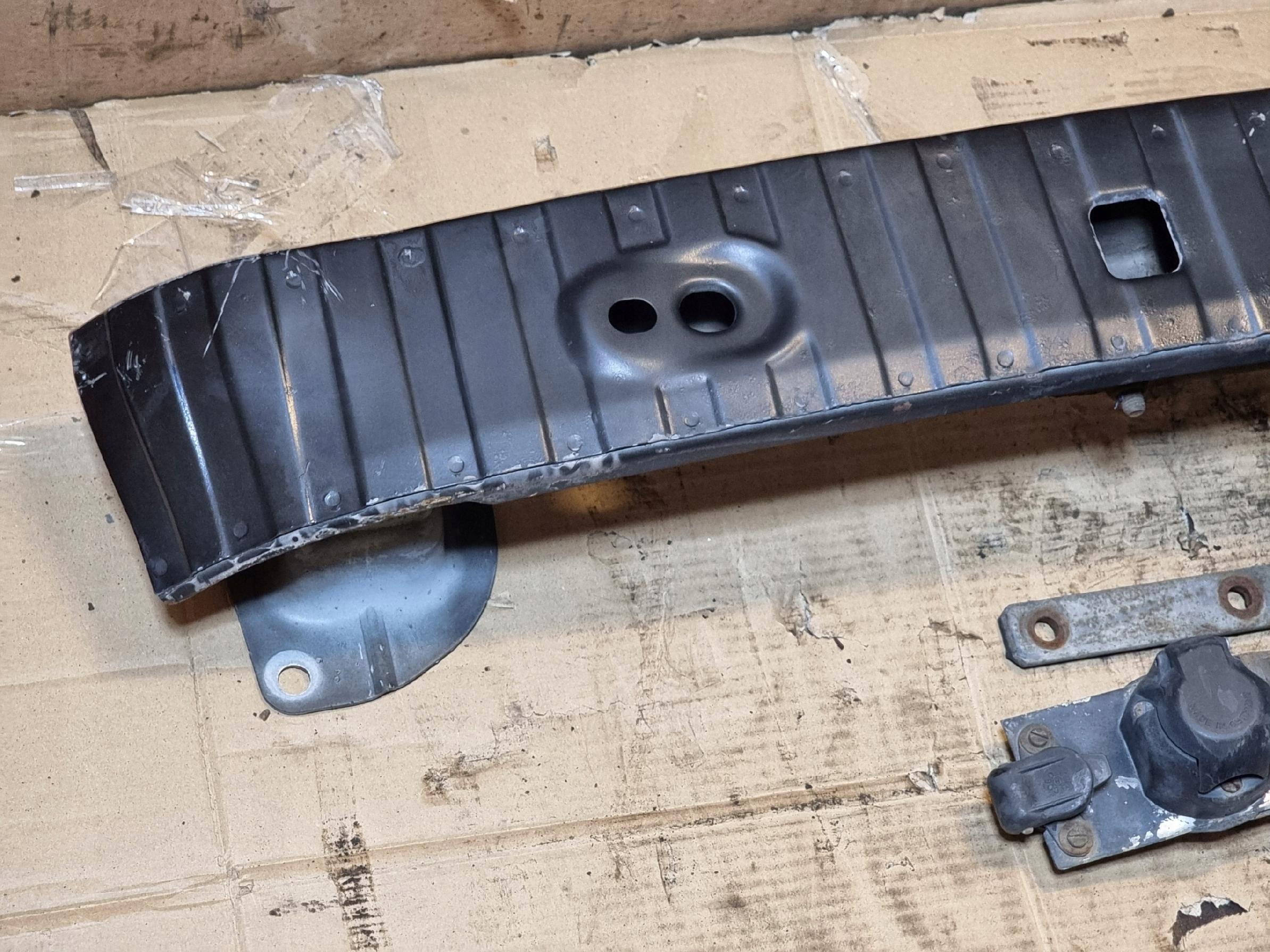 tow+bumper support rear part VOLVO V40 S40 04r 2.0B